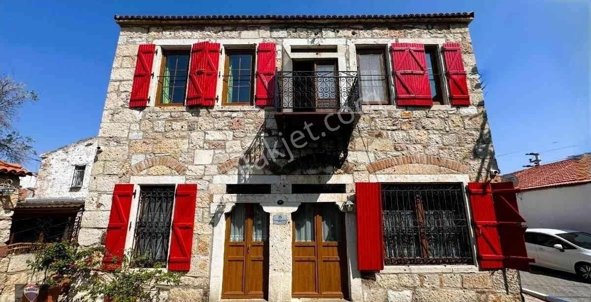 Foça Merkezde Tarihi Tescilli Taş Ev ;butik Konsept,özgün Mimari - Görsel 23