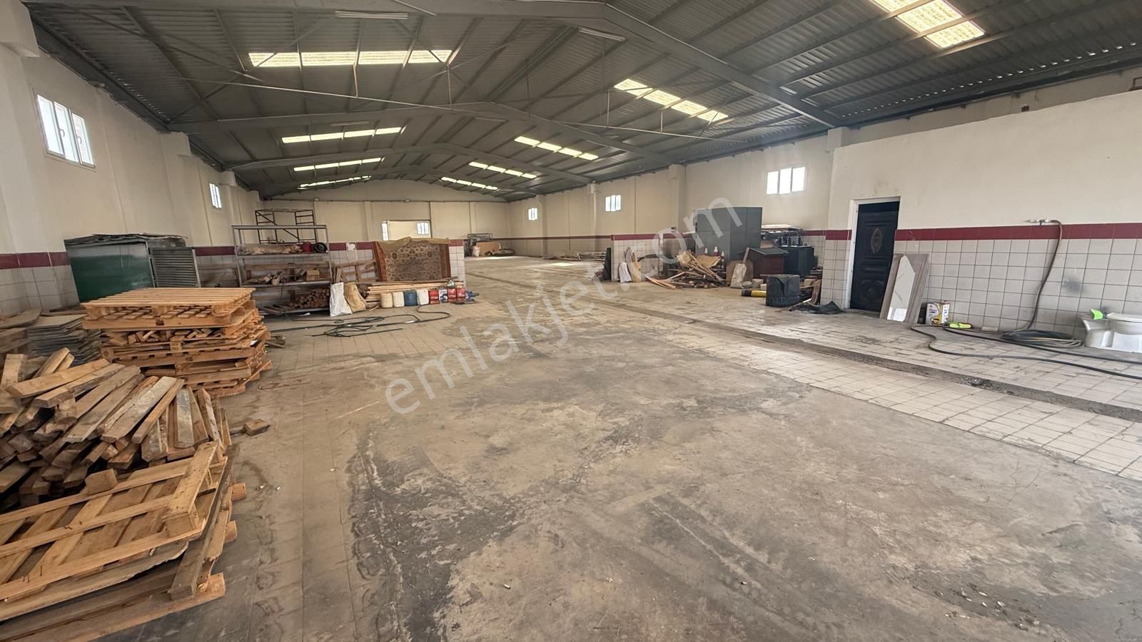 Zorlu Gayrimenkul'den Kurumsal Firmalara Yıllık Kiralık 1000m2 Depo - Görsel 4