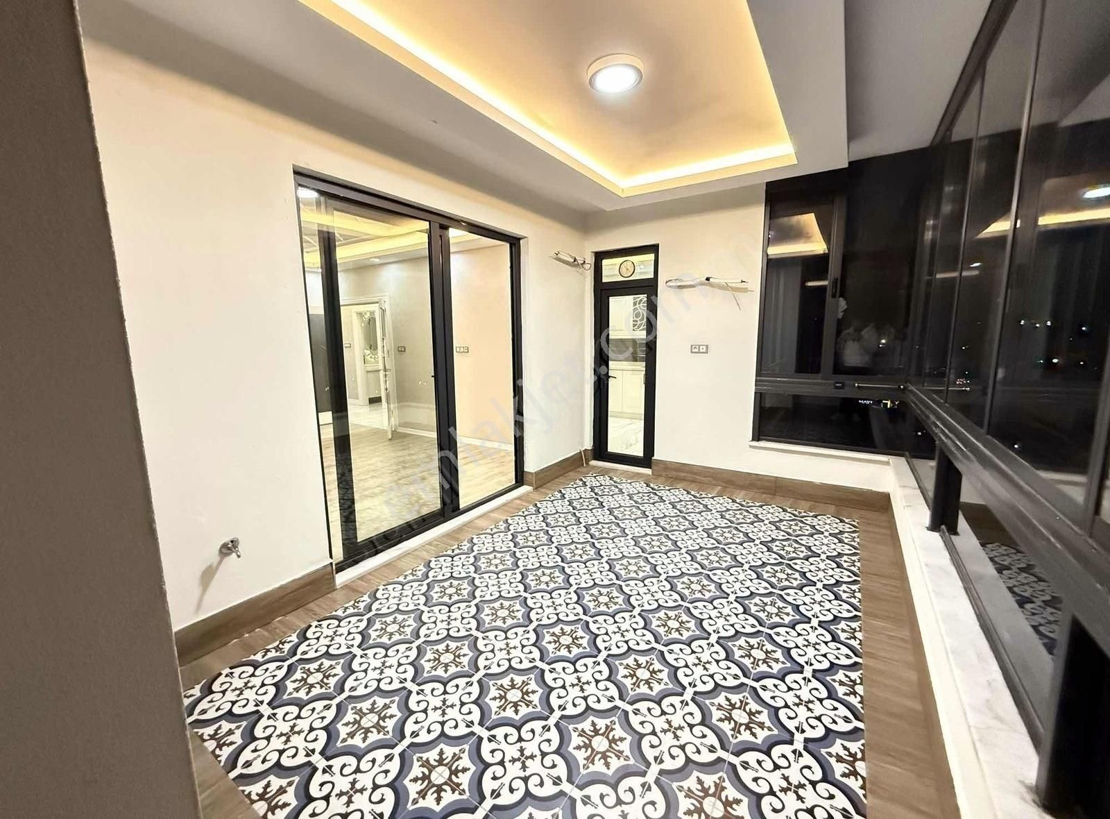 Beymahall Fıstıklık Cadde Üzeri 3,5+1 Satılık Ara Kat Daireler - Görsel 13