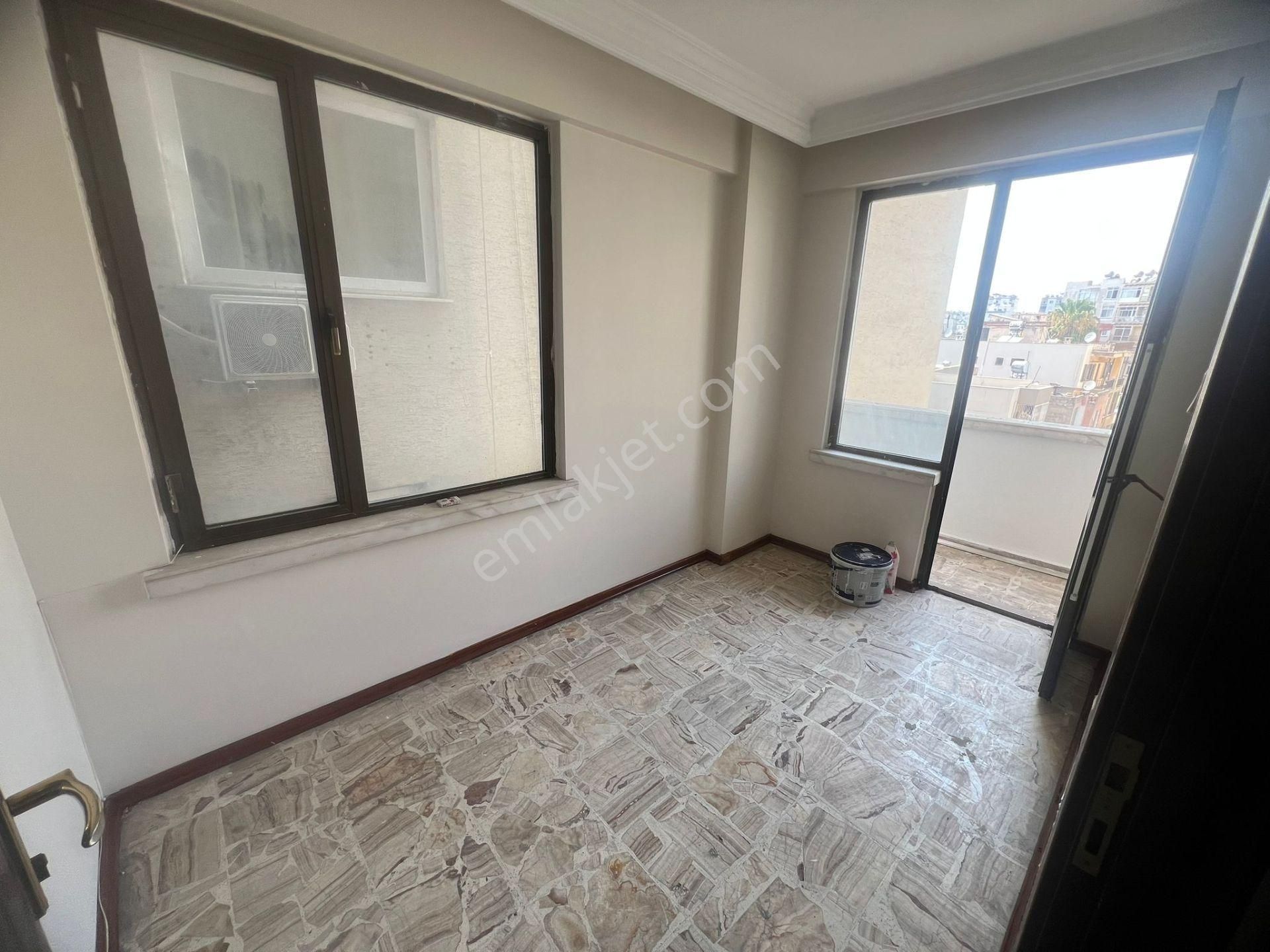 Arve'den Bahçe Mahallesinde Ana Yol Üzeri Kiralık Ofis Ve İşyeri