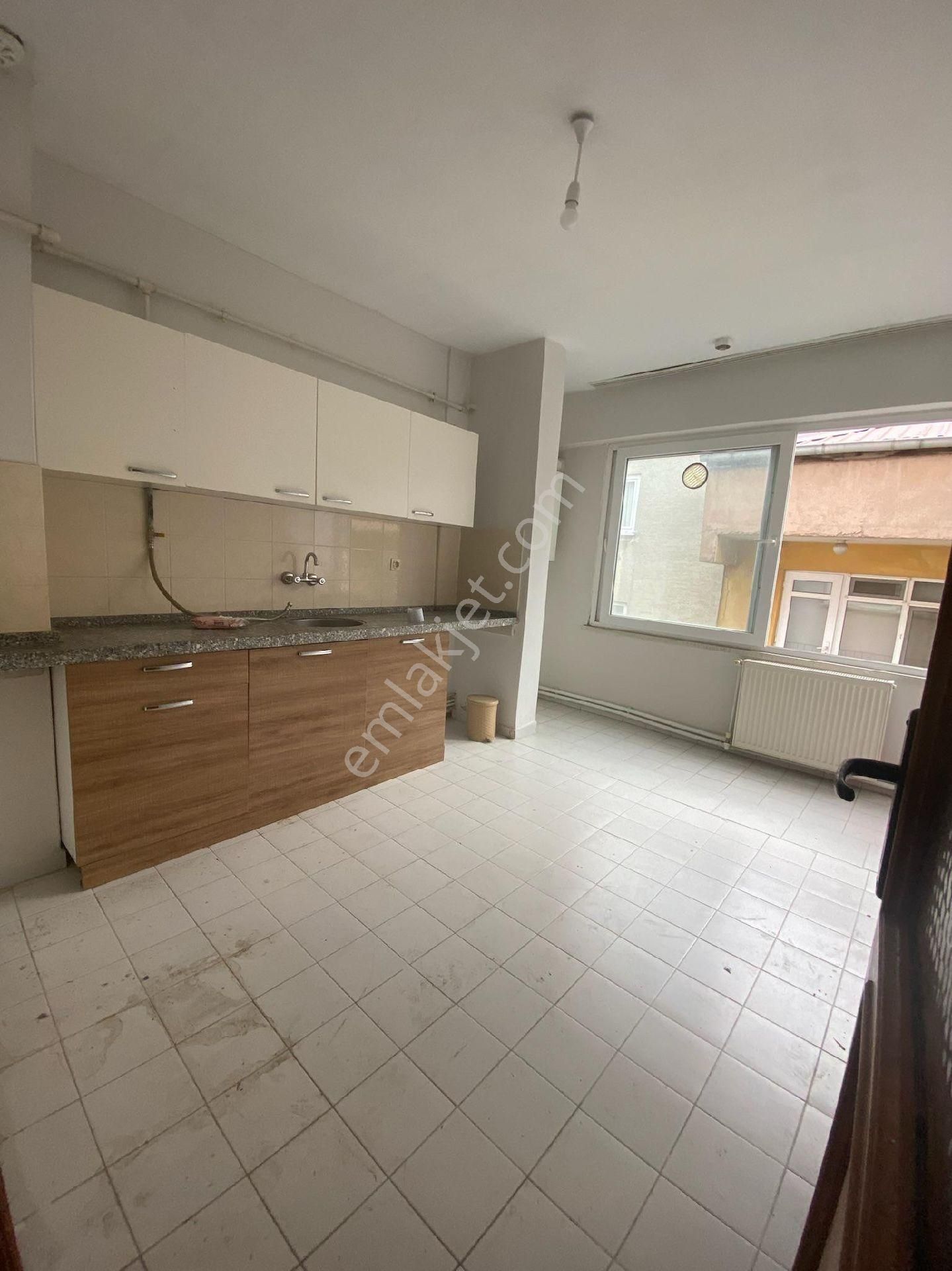 Samsun İlkadım Fevziçakmak Mahallesi'nde 2+1 Temiz Kiralık Daire