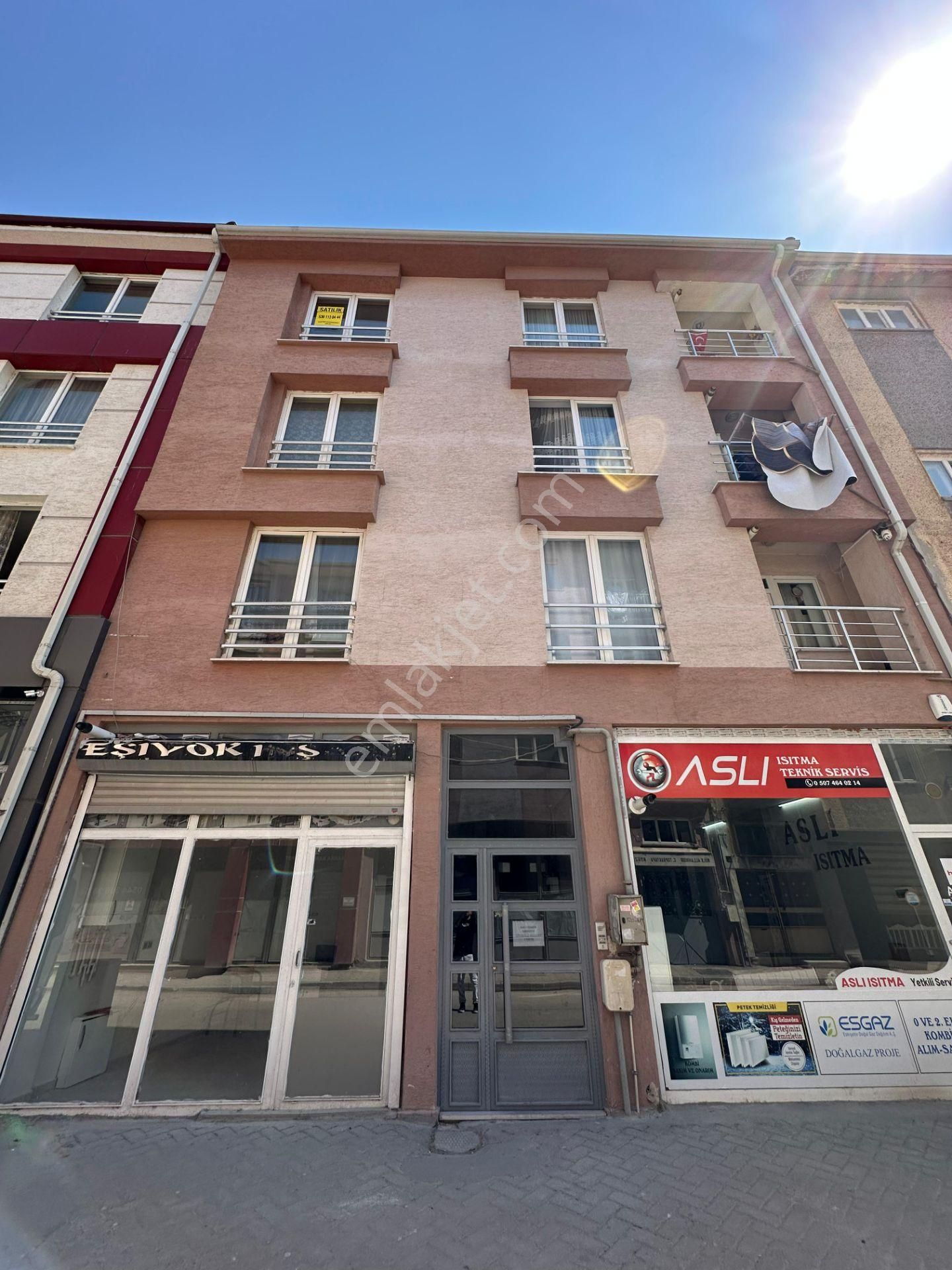 Sd823-derman Cad Üzeri 1+1 Bakımlı Teraslı Satılık Daire