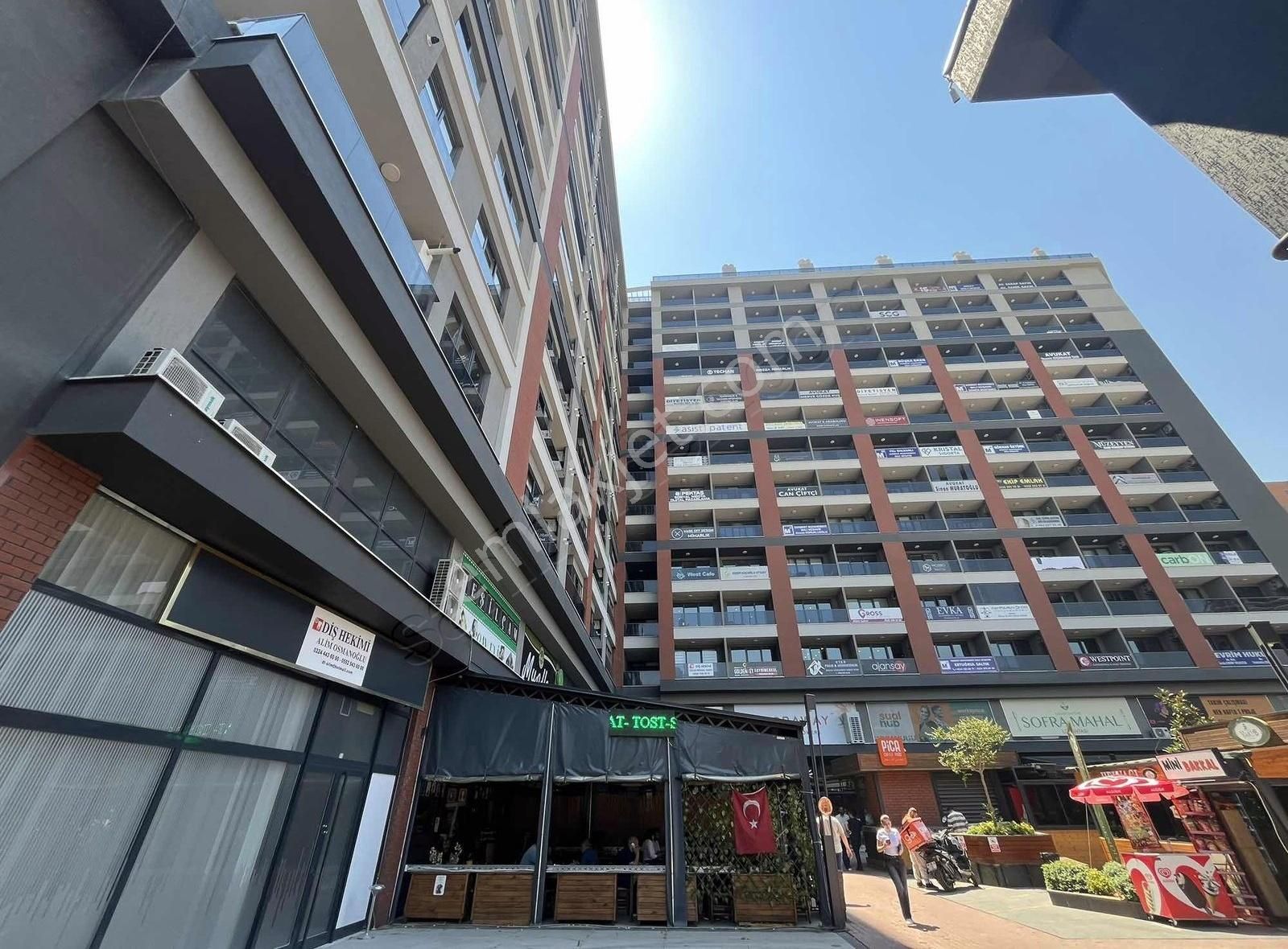 Wespointte Ayrı Mutfaklı 40 Metre²ön Cephede Eşyalı Ofis