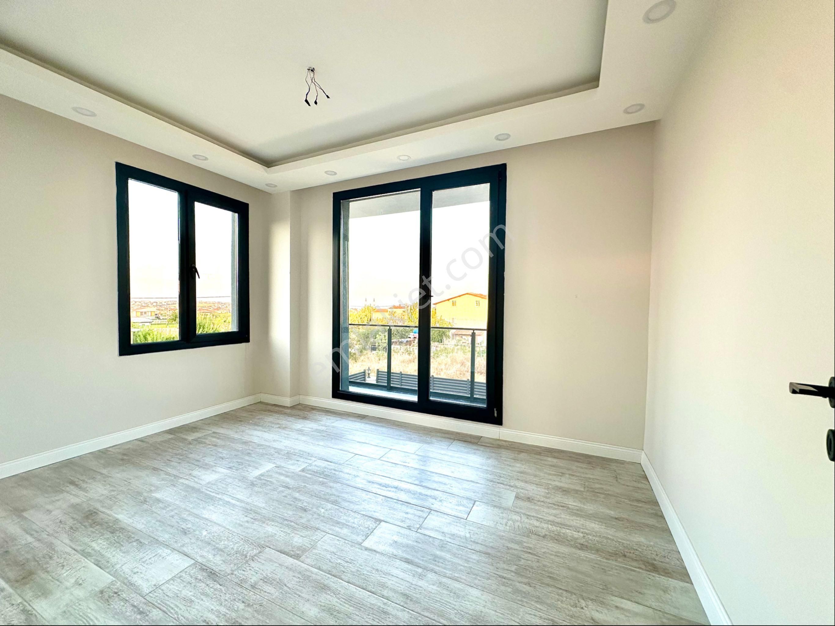 Gümüşyakada Deniz Manzaralı Havuzlu Kaçırılmayacak Villa - Görsel 17