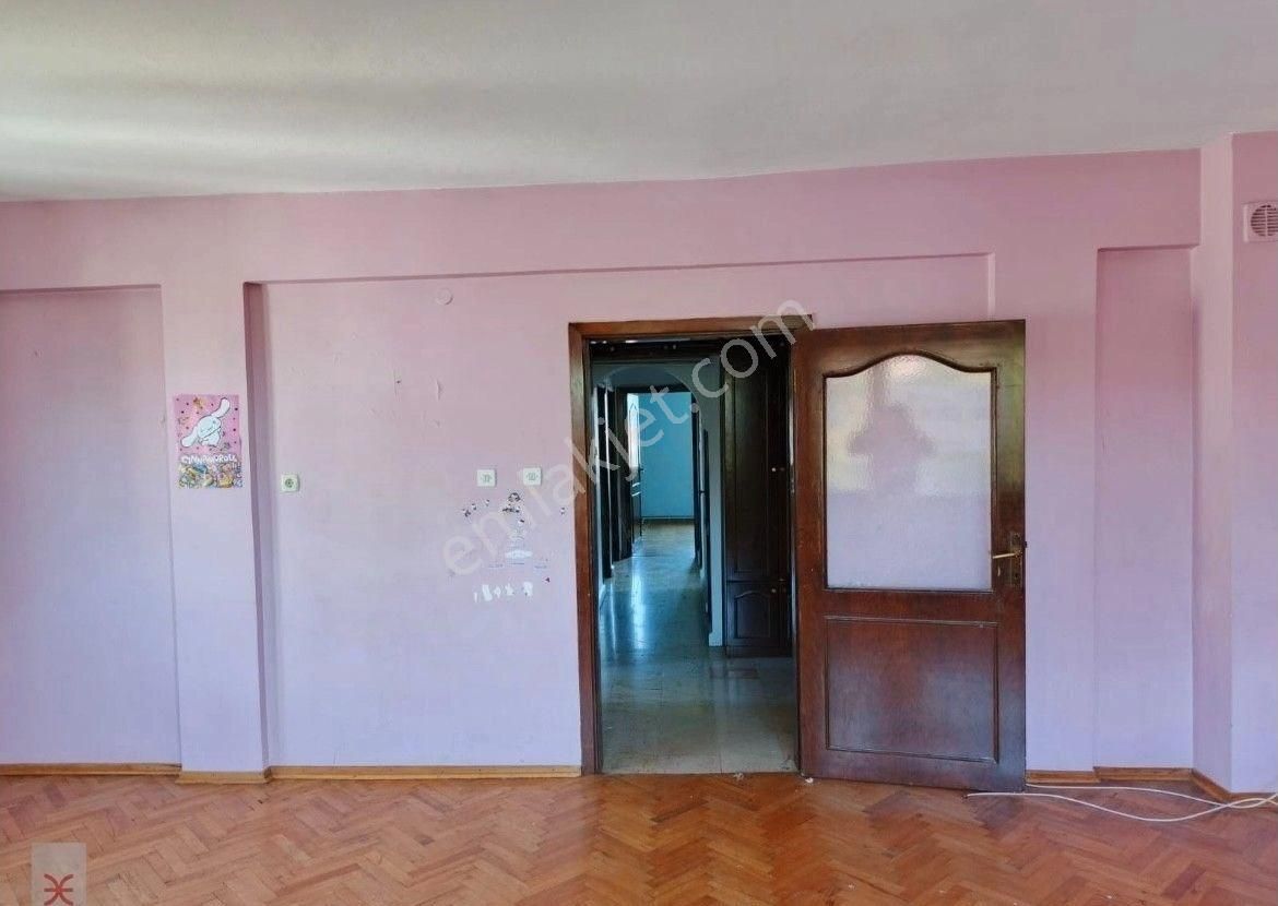 Acıbadem Caddesi Cadde Üzerinde Kentsel Dönüşüme Gitmiş Bina Sadece 6 Aylık Kiralık
