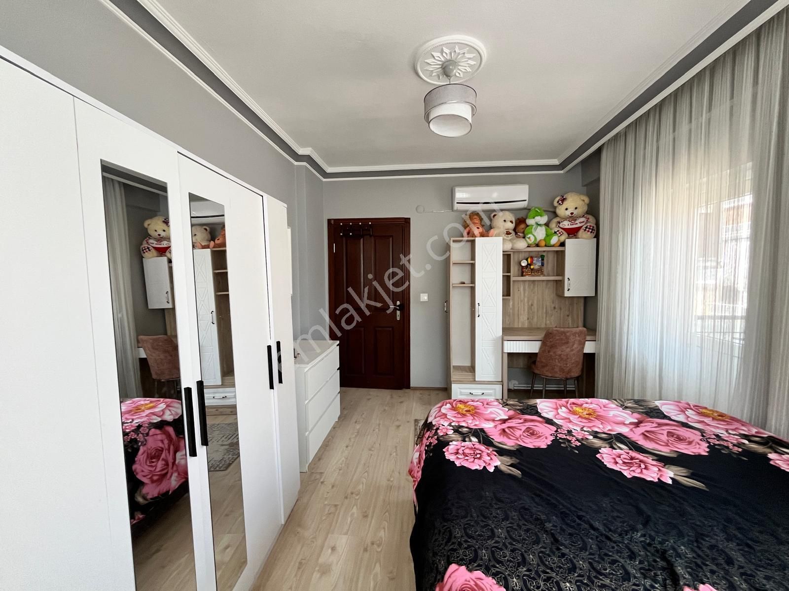 3+1 Mevlana Lokanta Arkası D.gazlı Ayrı Mutfak Otoparklı - Görsel 14