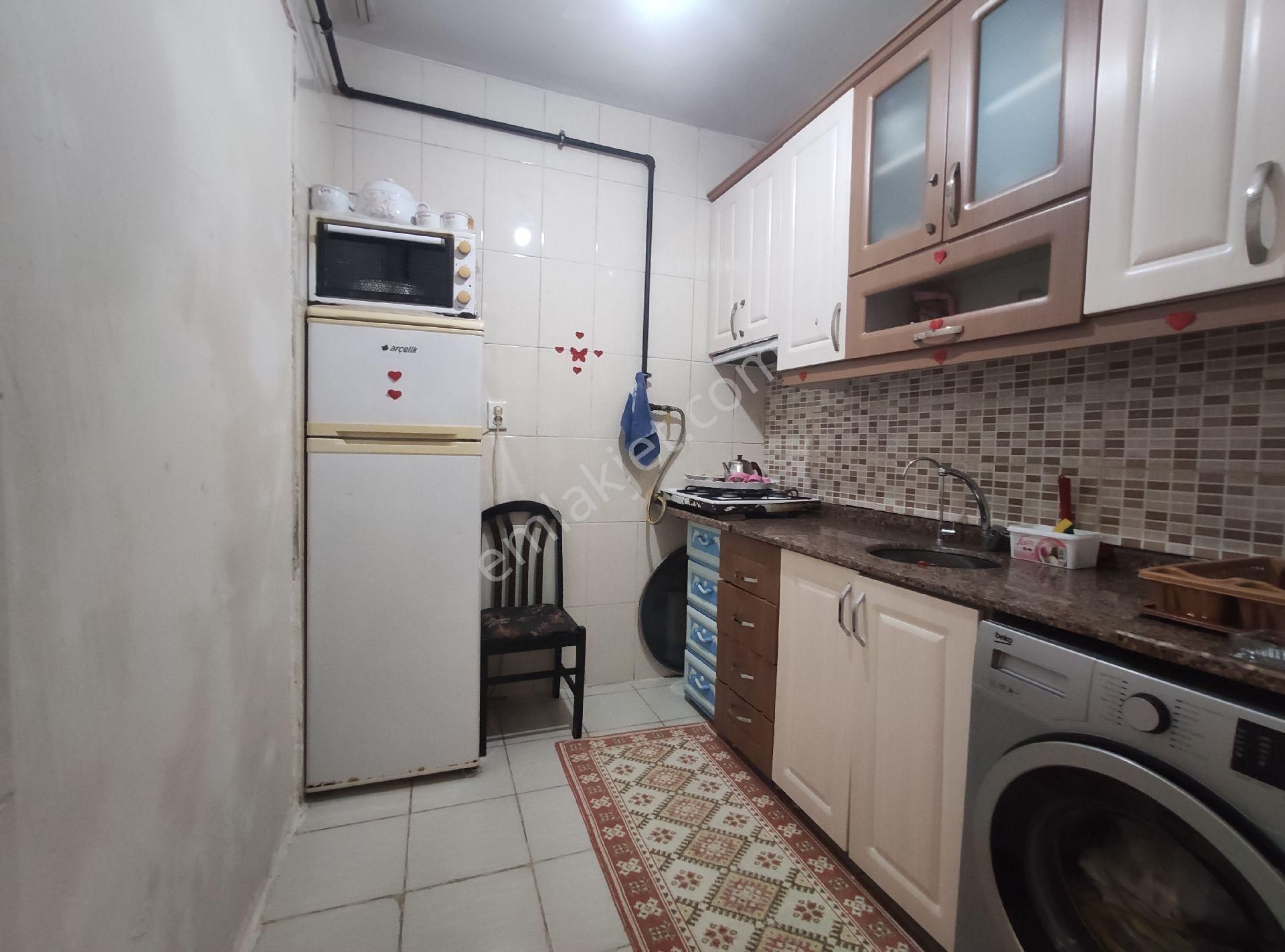 İkitelli Mehmet Akif De Satılık 1+1 Bahçe Katı Daire