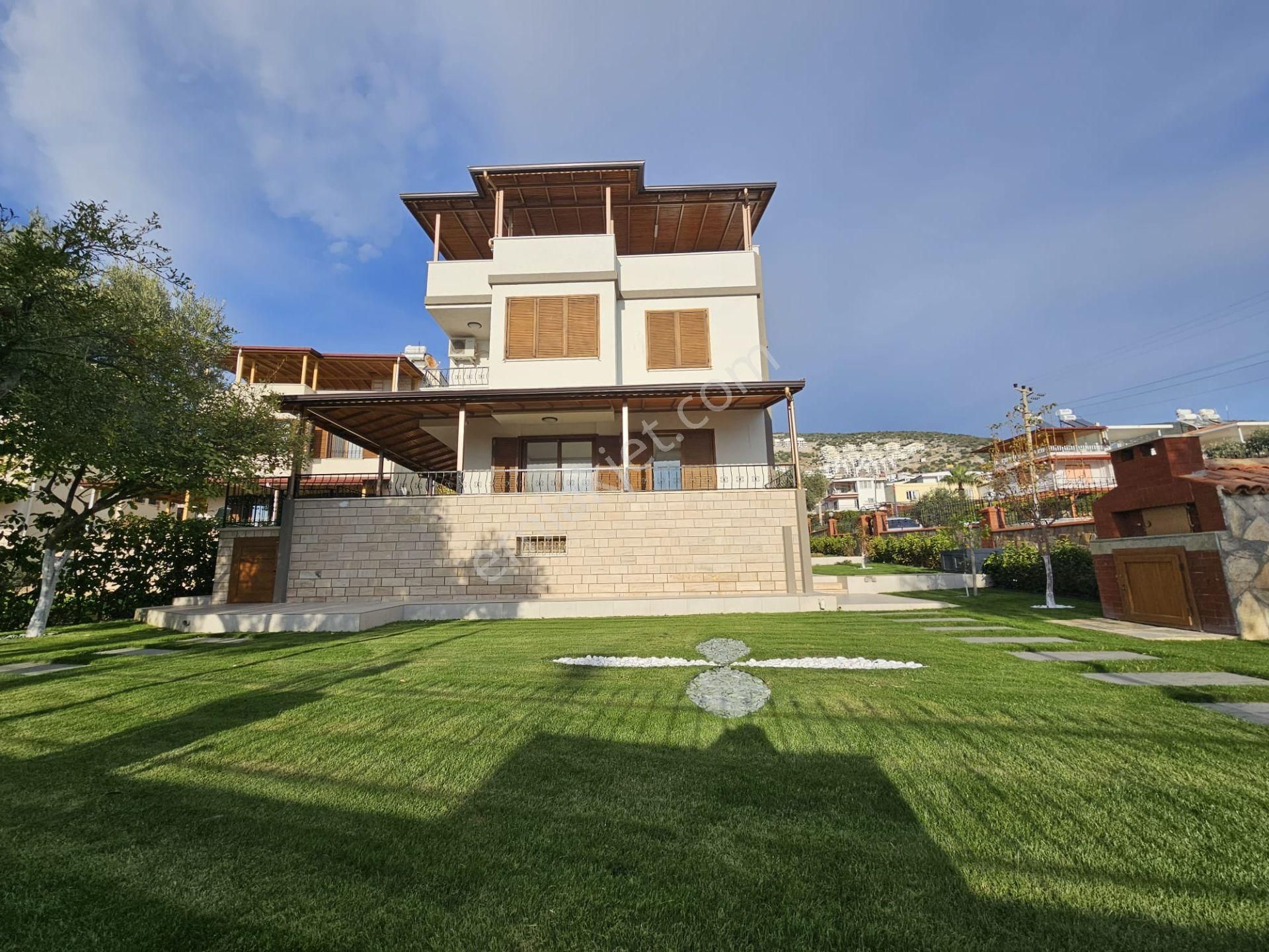 Denize 150 Metre Panoramik Deniz Manzaralı Tam Müstakil Villa - Görsel 7