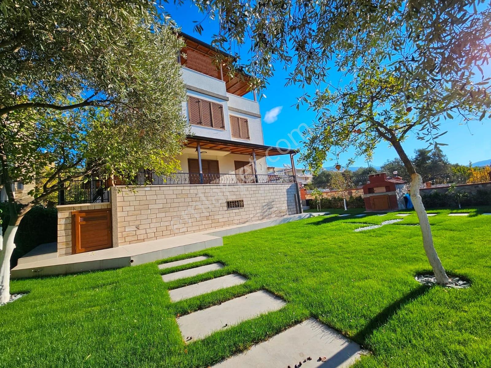 Denize 150 Metre Panoramik Deniz Manzaralı Tam Müstakil Villa - Görsel 20