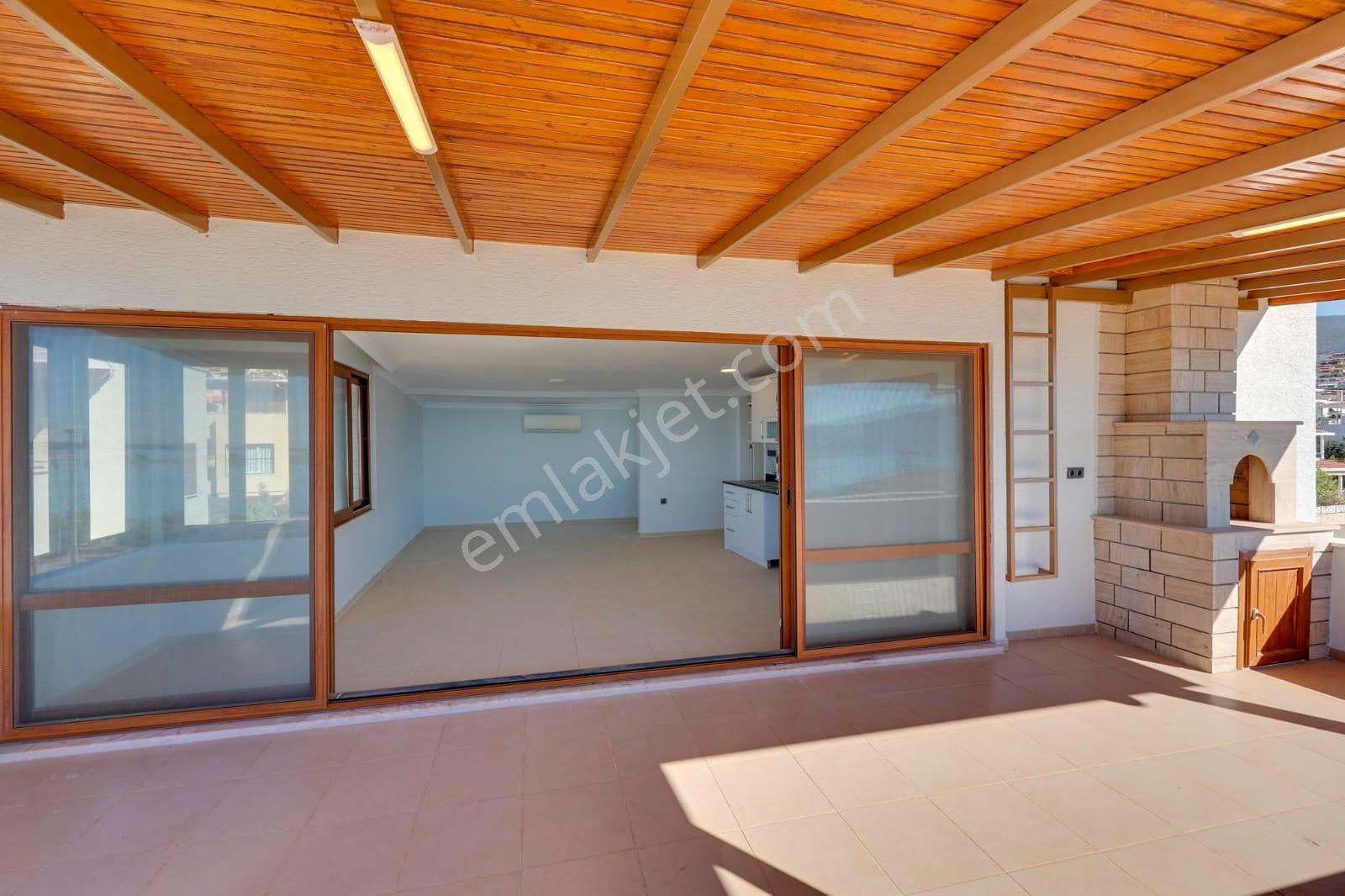 Denize 150 Metre Panoramik Deniz Manzaralı Tam Müstakil Villa - Görsel 27