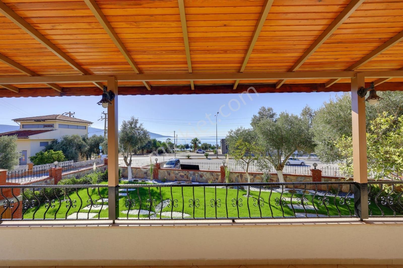 Denize 150 Metre Panoramik Deniz Manzaralı Tam Müstakil Villa - Görsel 29
