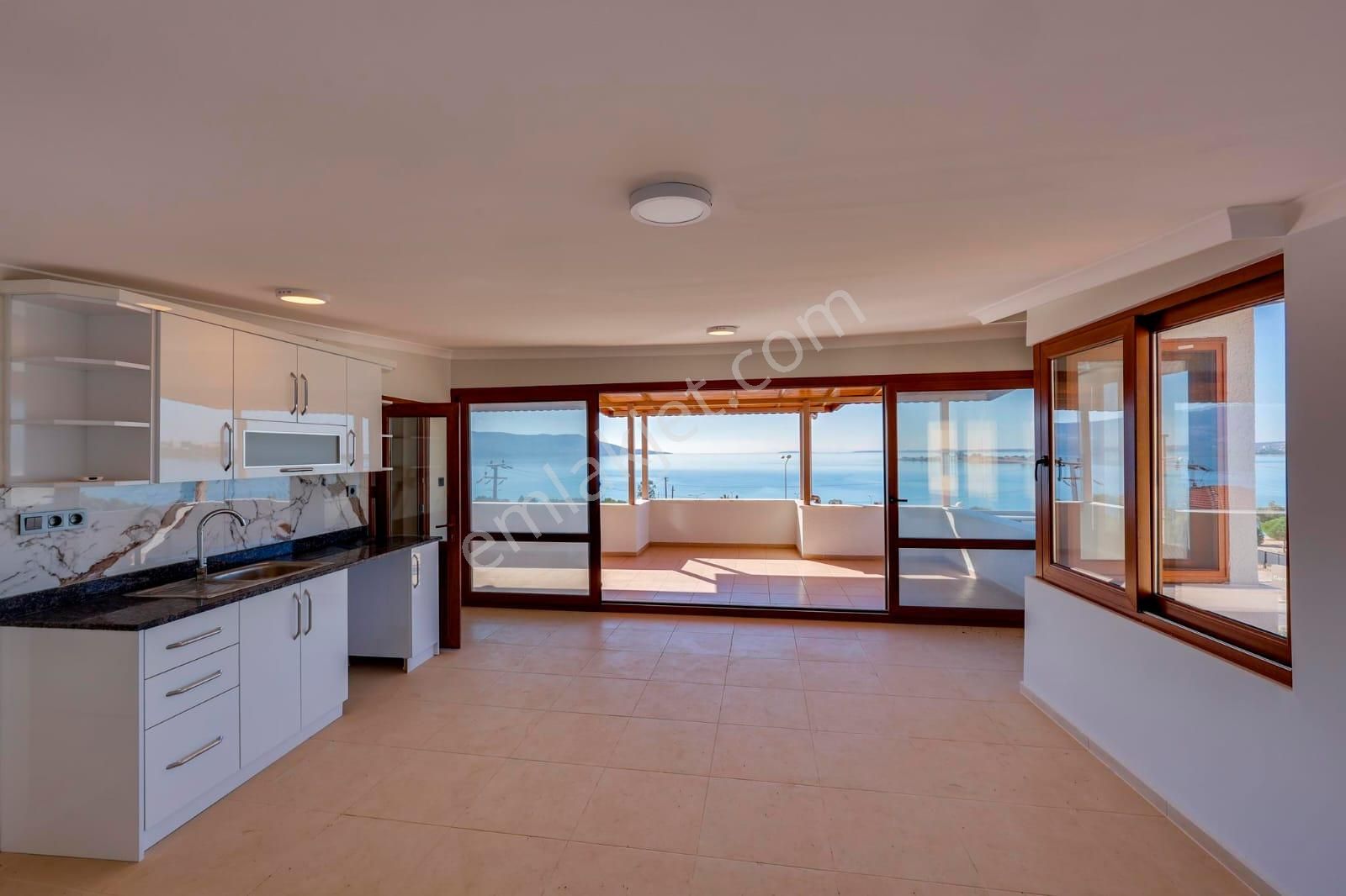 Denize 150 Metre Panoramik Deniz Manzaralı Tam Müstakil Villa - Görsel 21