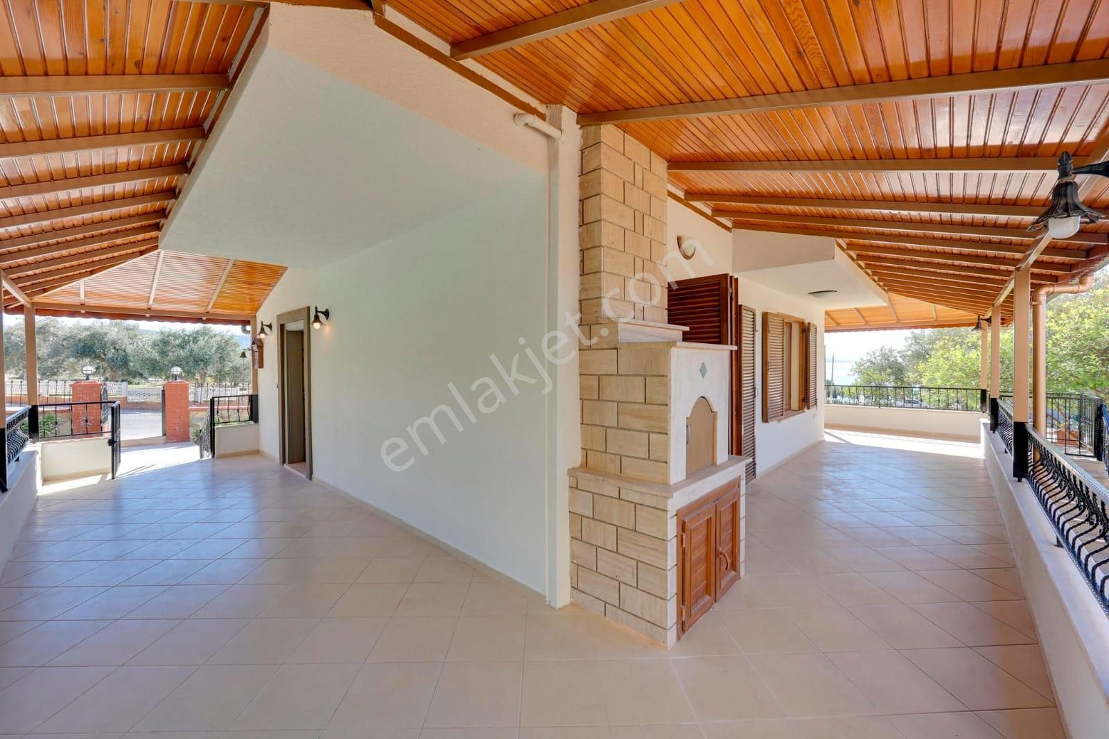 Denize 150 Metre Panoramik Deniz Manzaralı Tam Müstakil Villa - Görsel 35