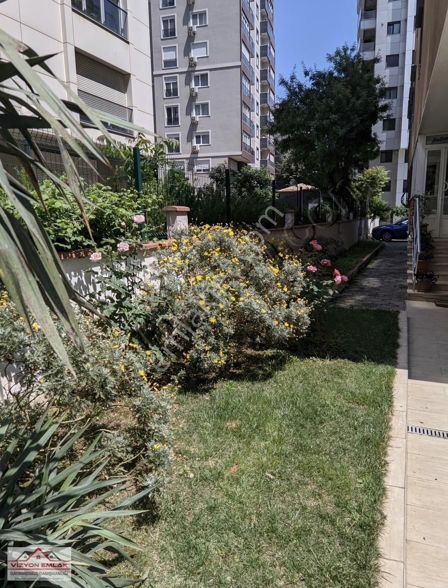 Marmaray Ve M. Yoluna Yakın 3+1 145 M² Balkonlu Otoparklı