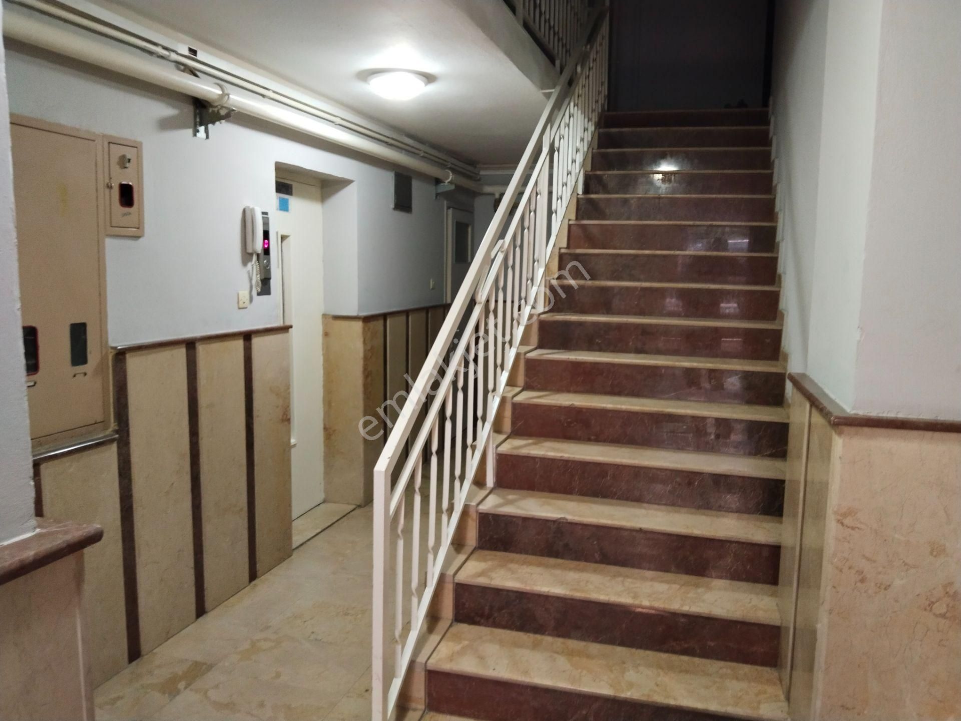 Karşıyaka Belediyesi Yakını Satılık 2+1 Asansörlü Daire - Görsel 5