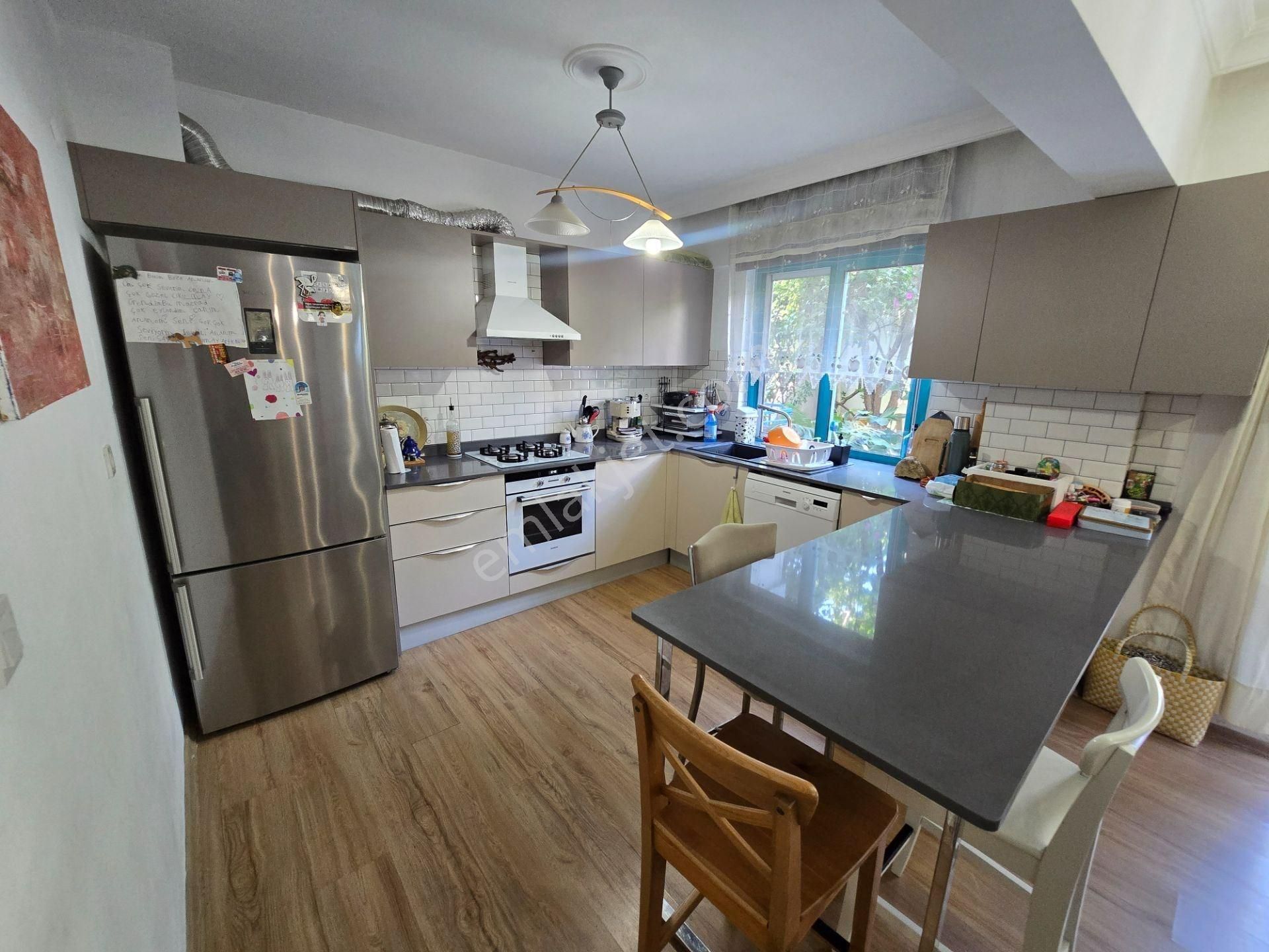 Marmaris Sitelerde, Denize Yakın,bahçe Kullanımlı, Dubleks Daire