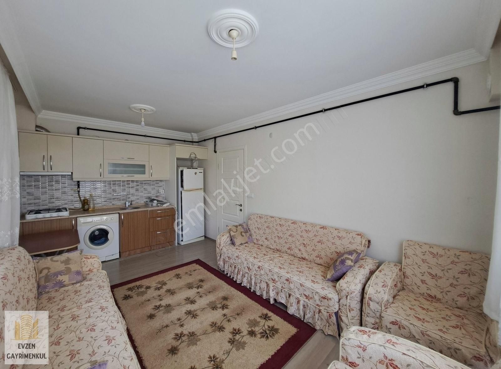 Çanakkale Merkez Barbaros Mahallesi'nde Eşyalı 1+1 Kiralık Daire