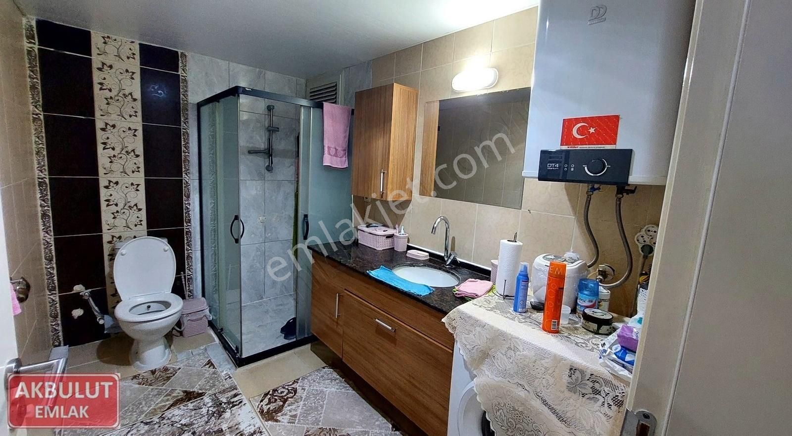 Menemen 29 Ekim Mah. Ulukopta Doğalgazlı 3+1 Satılık Geniş Daire