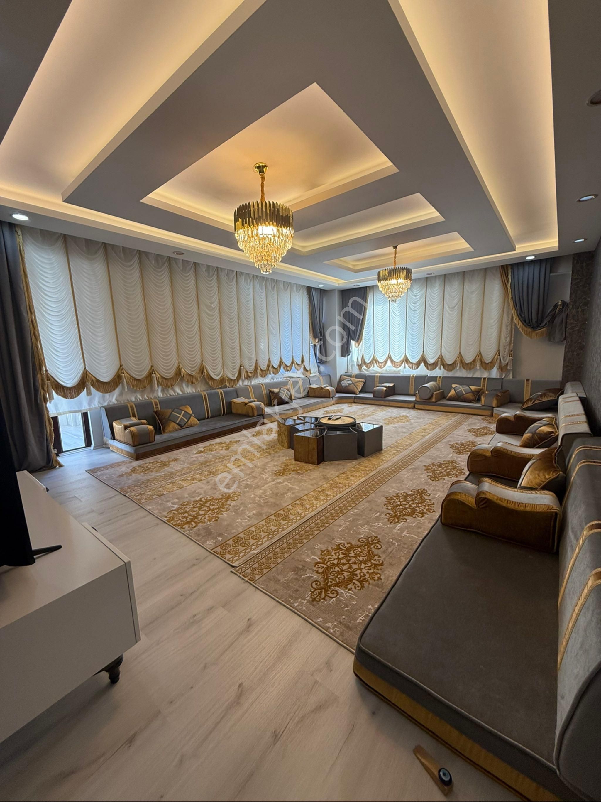 Everest 21 Gayrimenkulden Forum Avm Arkası Metropolde Satılık Full Bakımlı 4.5+1 Daire