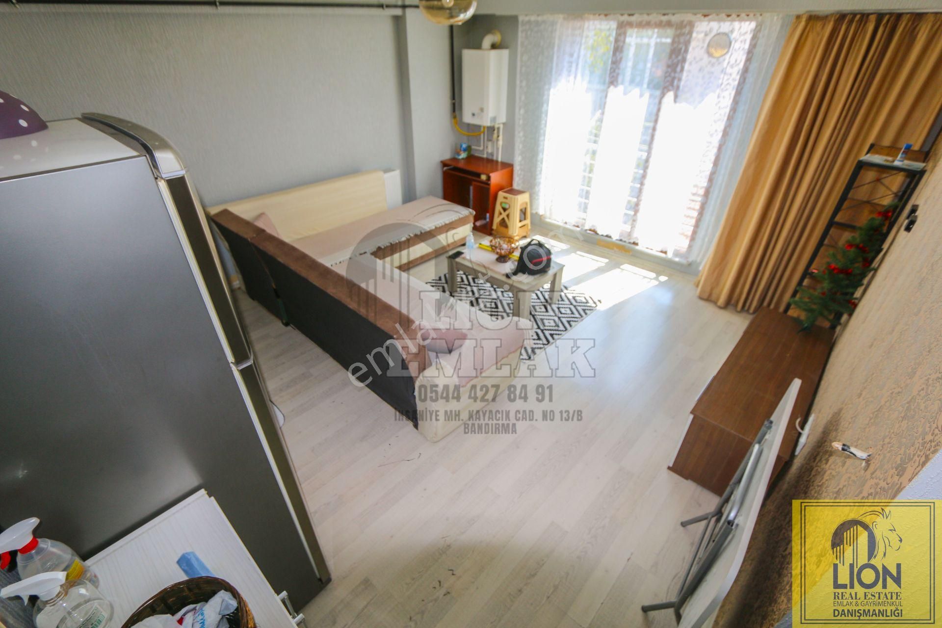 Bandırma 600 Evler'de Eşyalı,ara Kat Kiralık 1+1 Daire