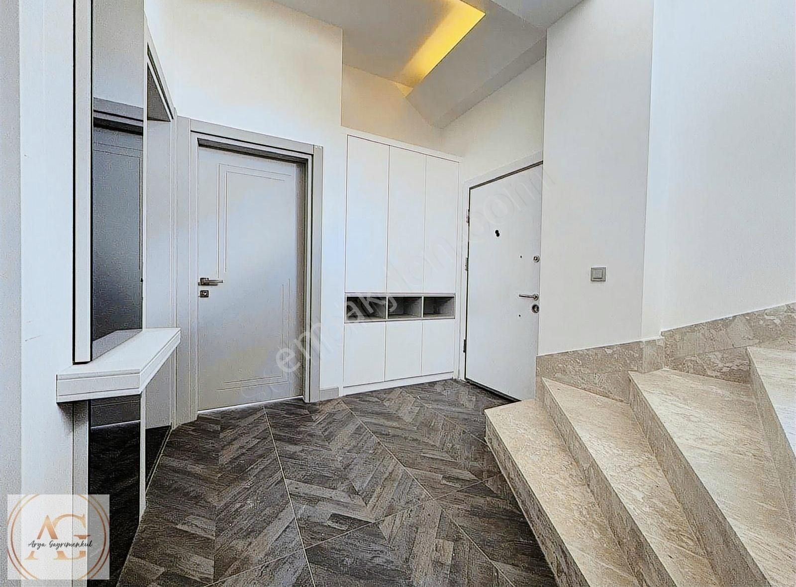 Arya'da Güre Merkezde Deniz Ve Dağ Manzaralı Bağımsız Villa - Görsel 9