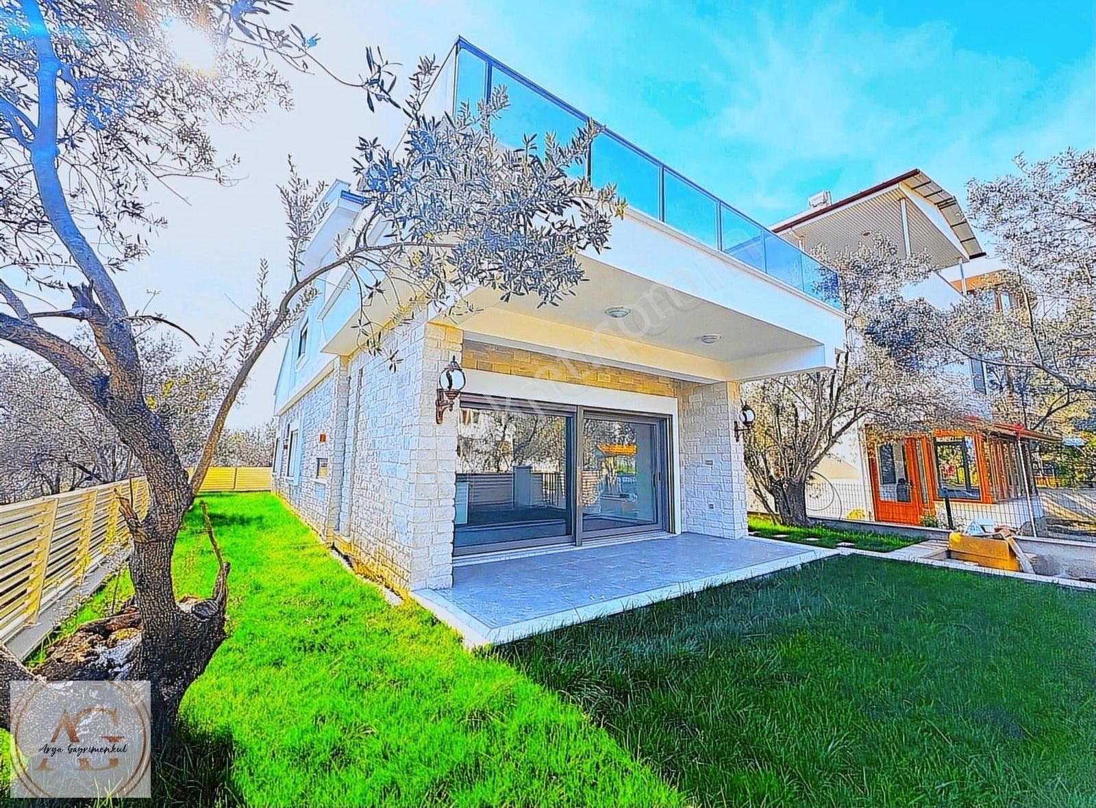 Arya'da Güre Merkezde Deniz Ve Dağ Manzaralı Bağımsız Villa - Görsel 10