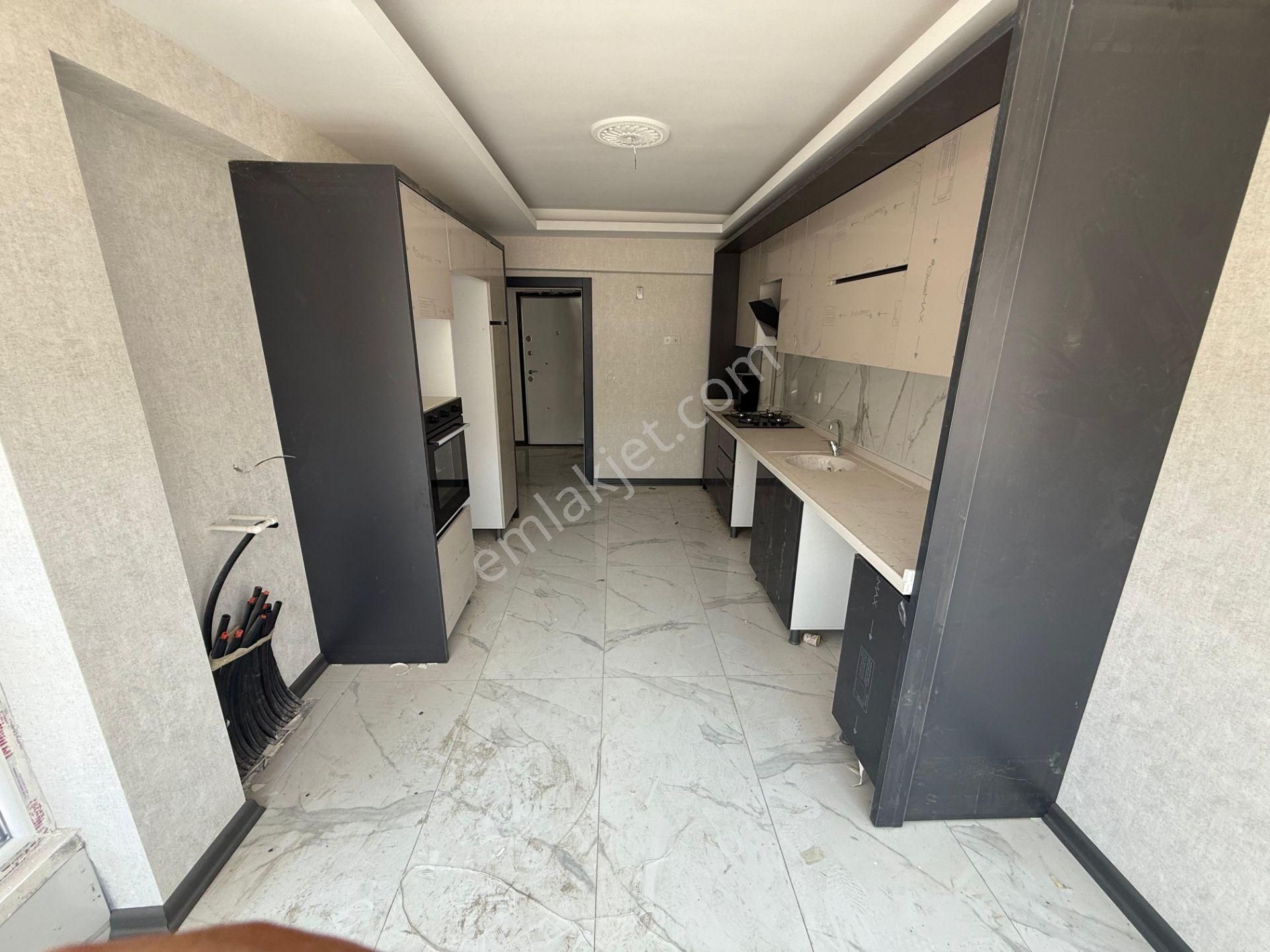 Keçiörende 3+1 Cadde Yakın Sıfır İskanlı Teras Balkonlu Öncepheli - Görsel 2