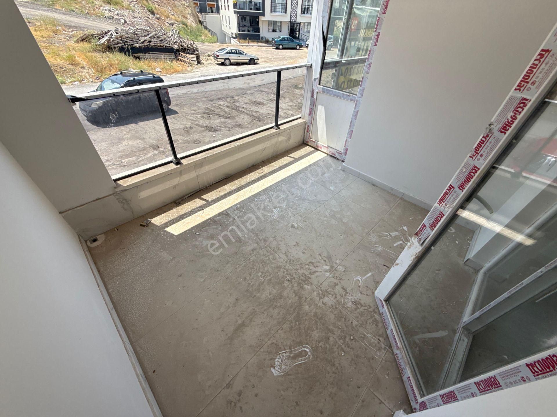 Keçiörende 3+1 Cadde Yakın Sıfır İskanlı Teras Balkonlu Öncepheli - Görsel 9