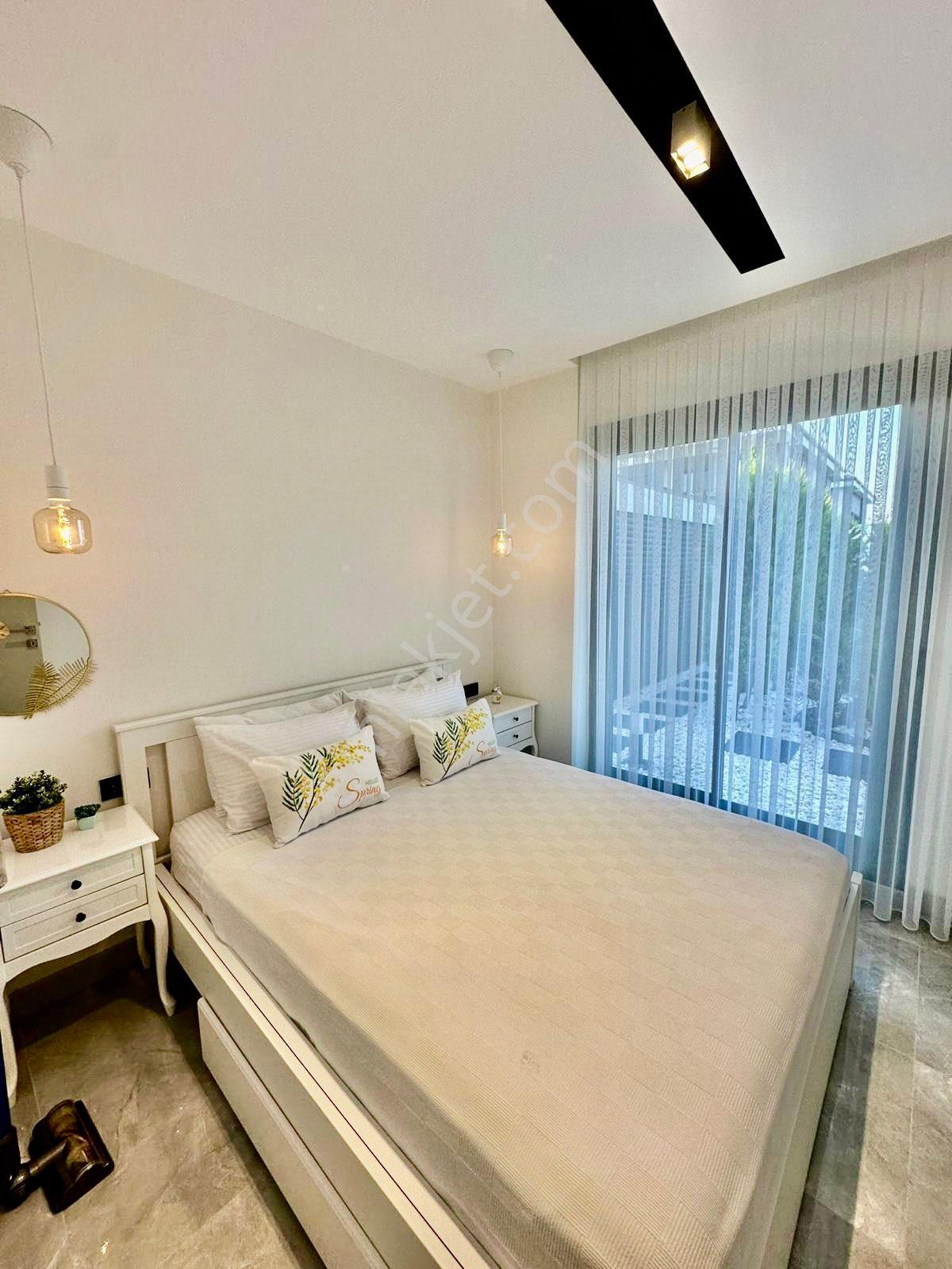 Tek Müstakil Özel Havuzlu 4+1 Full Eşyalı Yok Yok - Görsel 19