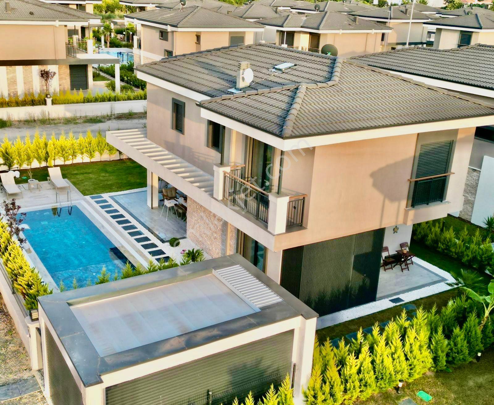 Tek Müstakil Özel Havuzlu 4+1 Full Eşyalı Yok Yok - Görsel 28