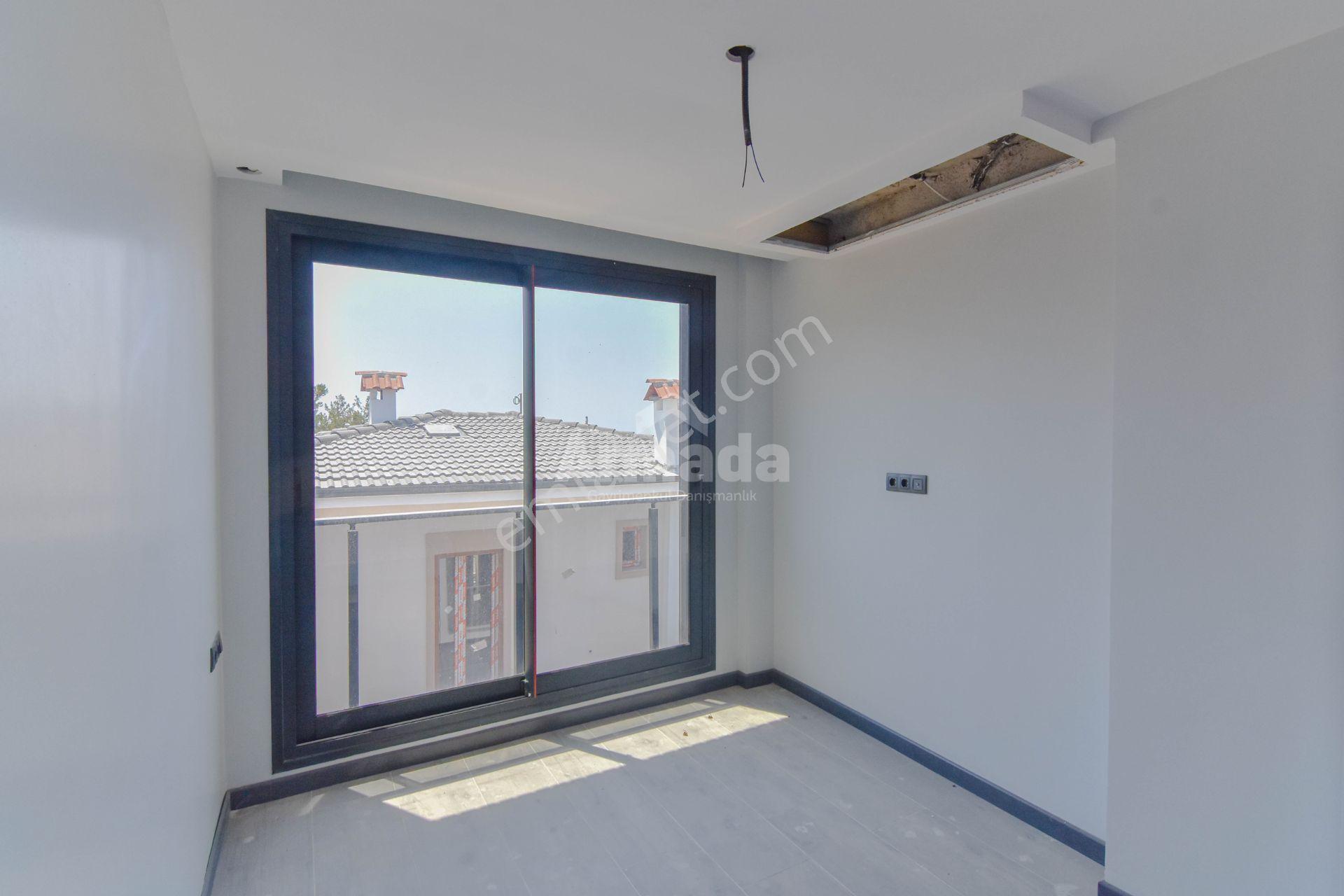 Kuşadası Soğucak'ta Harika 5+1 Satılık Villa - Görsel 19