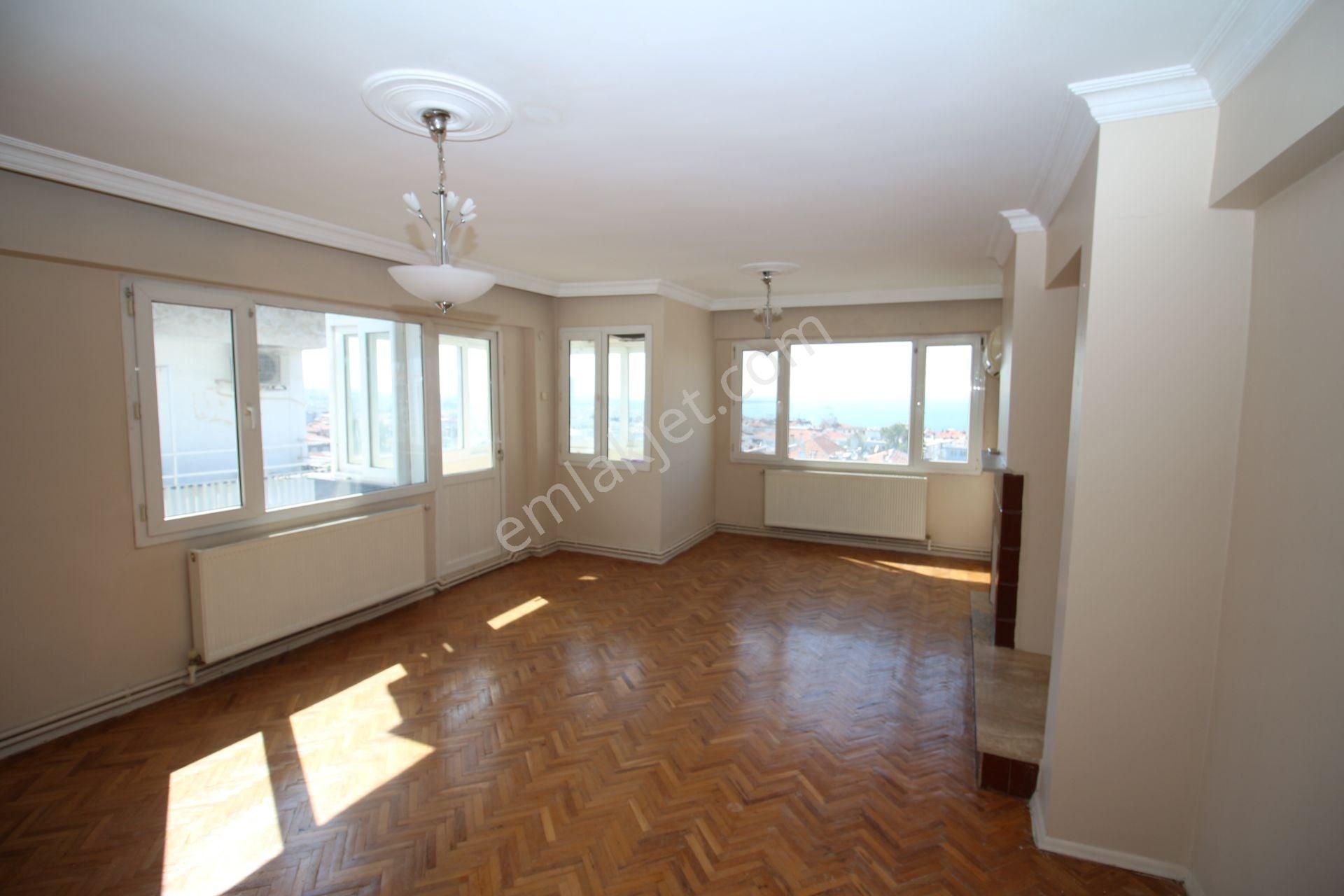 Esenyalı Mah. Deniz Manzaralı Doğalgazlı Bakımlı Daire