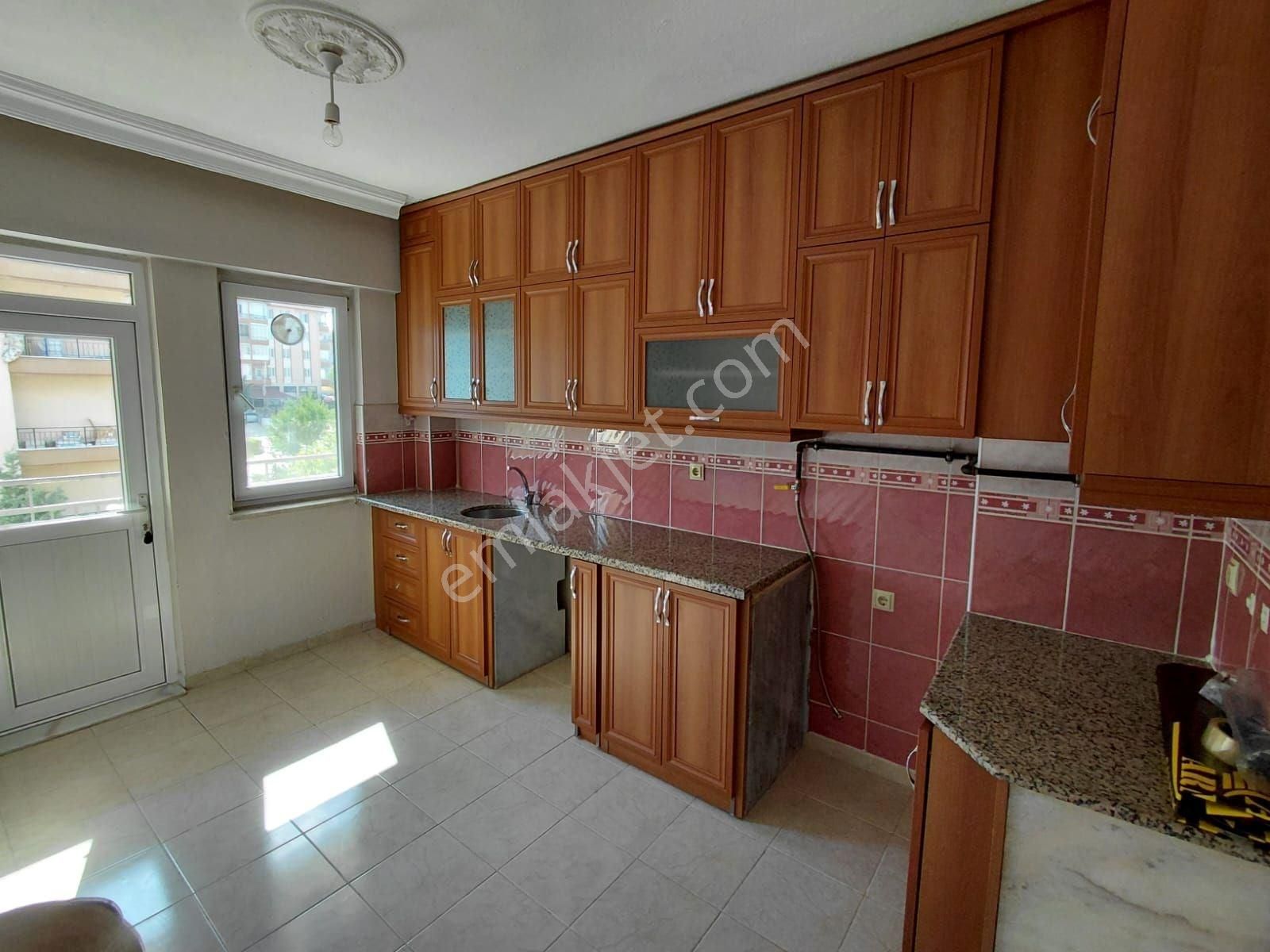Isparta Merkez Davraz Mahallesi Geniş Ve Ferah Kiralık Daire