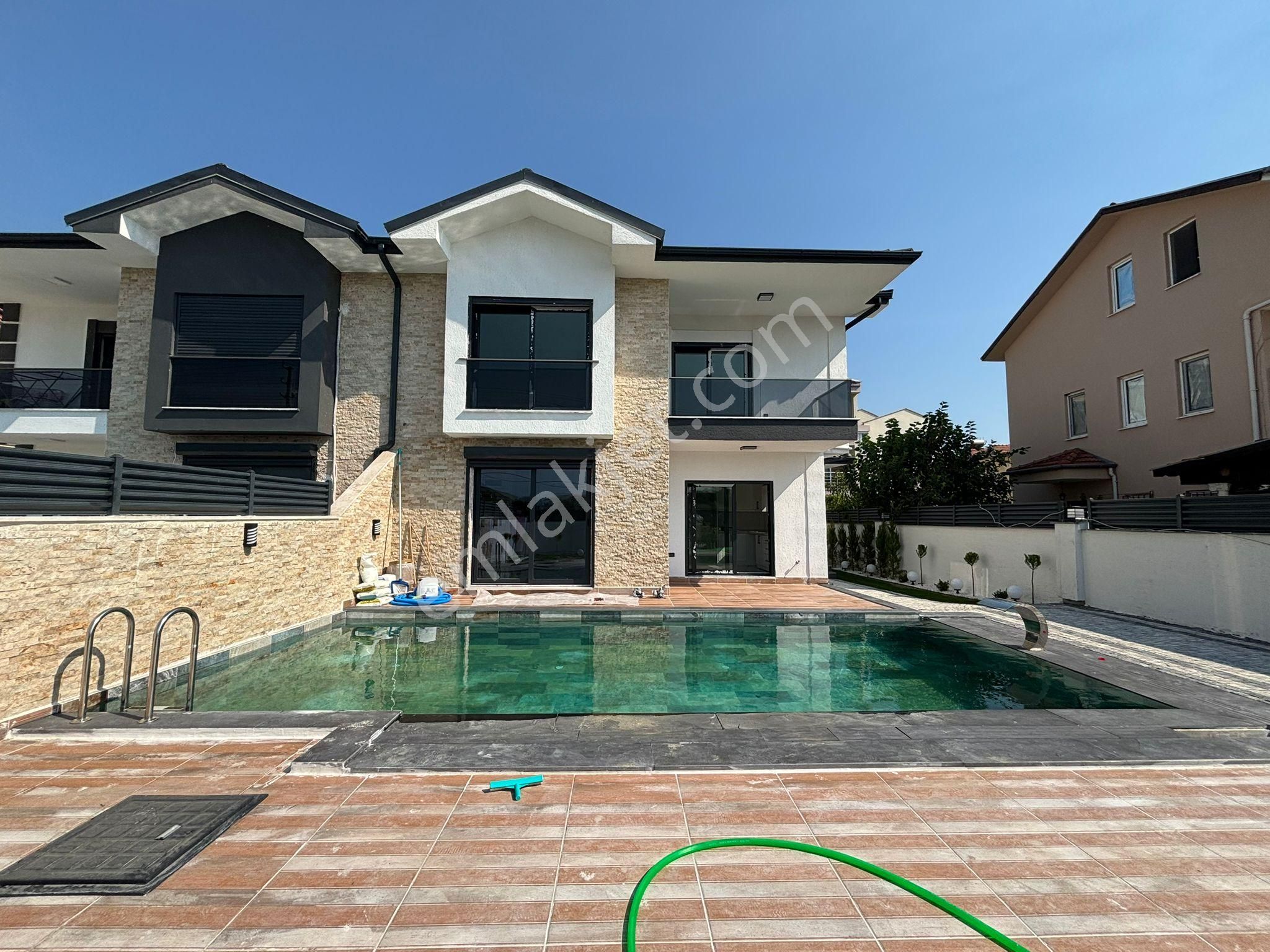 Dalaman Dost Emlaktan Söğütlüyurt'ta 4+1 Havuzlu Villa