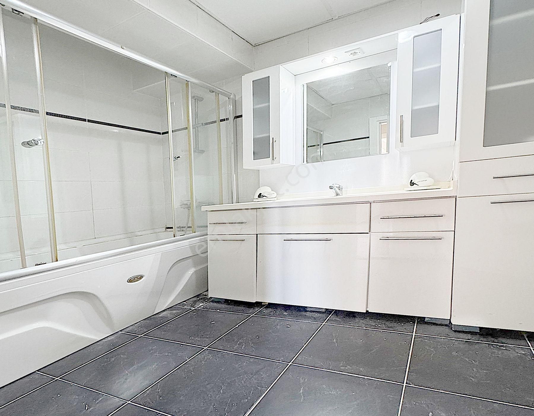 Metrobüse Yakın Full Konsept Site İçersinde Genış M2 Satılık 3+1 - Görsel 14