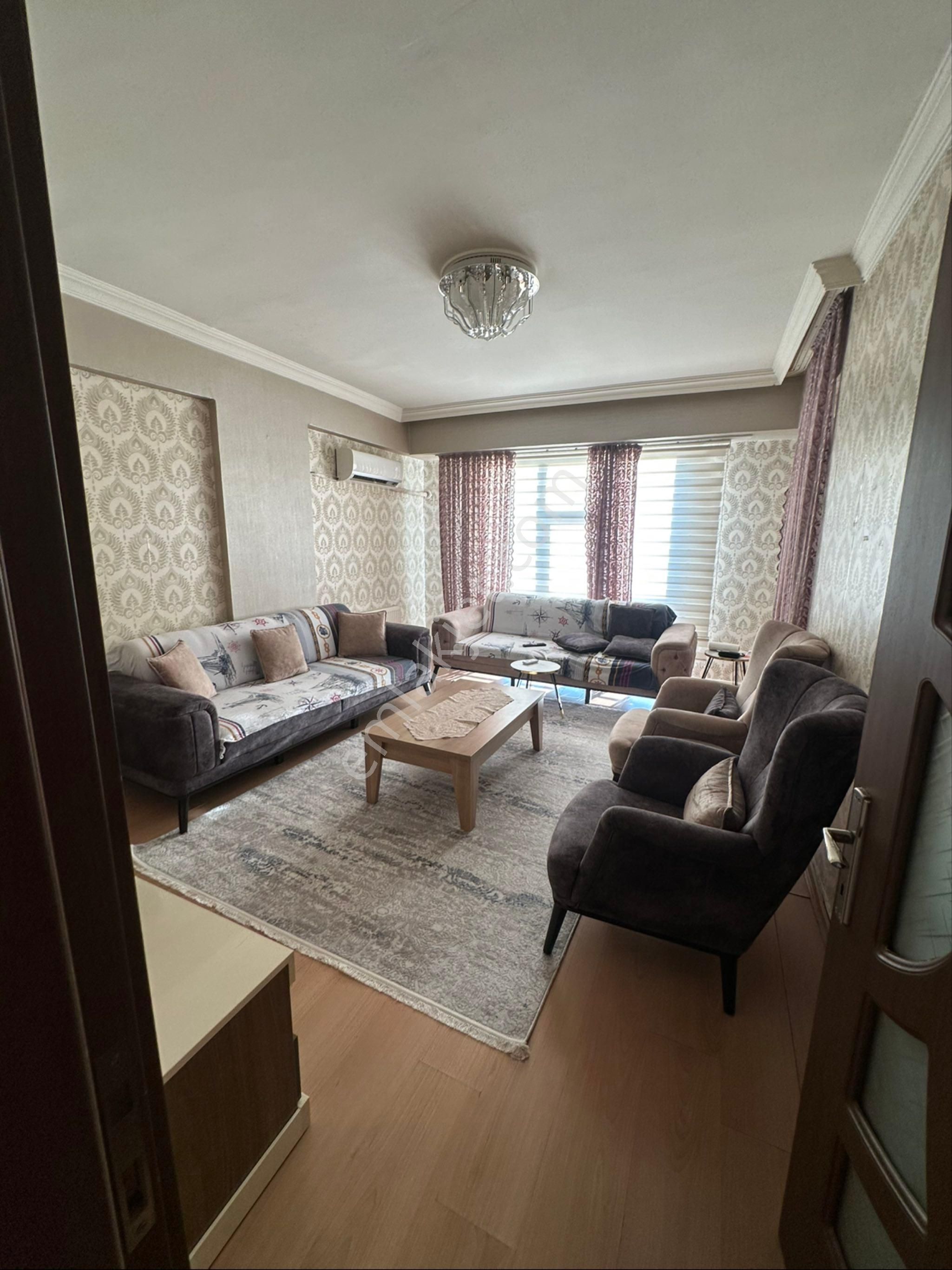 Yardımcı Emlaktan Satılık Balık Ayağında Yapılı Daire