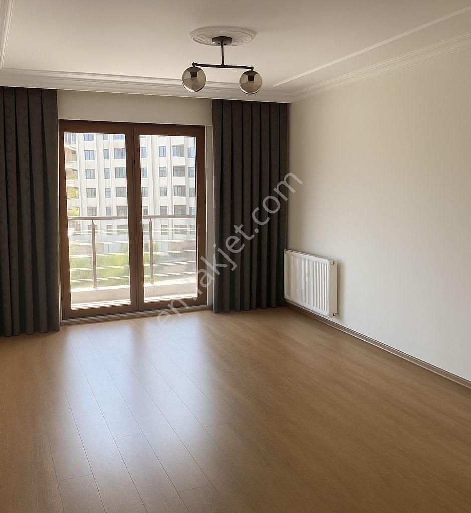 3+1 Gümüşhane Merkezde Satılık Daire