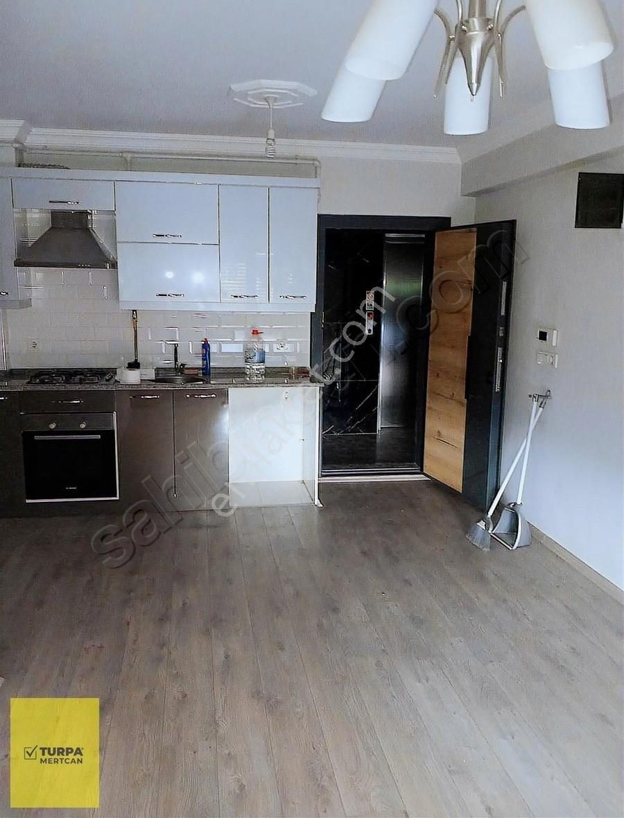 Buca Kozağaç Üçkuyular Meydan Yakını 1+1 Kiralık Daire