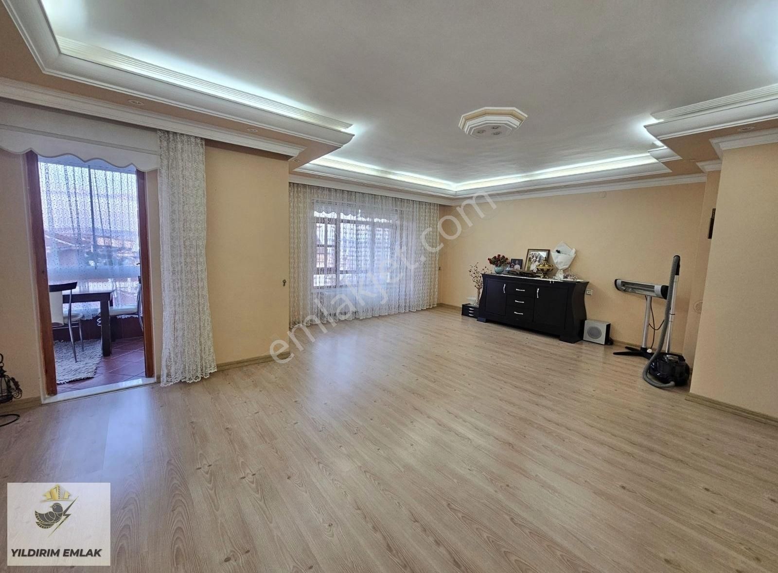 Yıldırım Emlak'tan Gazide En Guzel Caddede 3+1 Otoparklı Daıre - Görsel 7