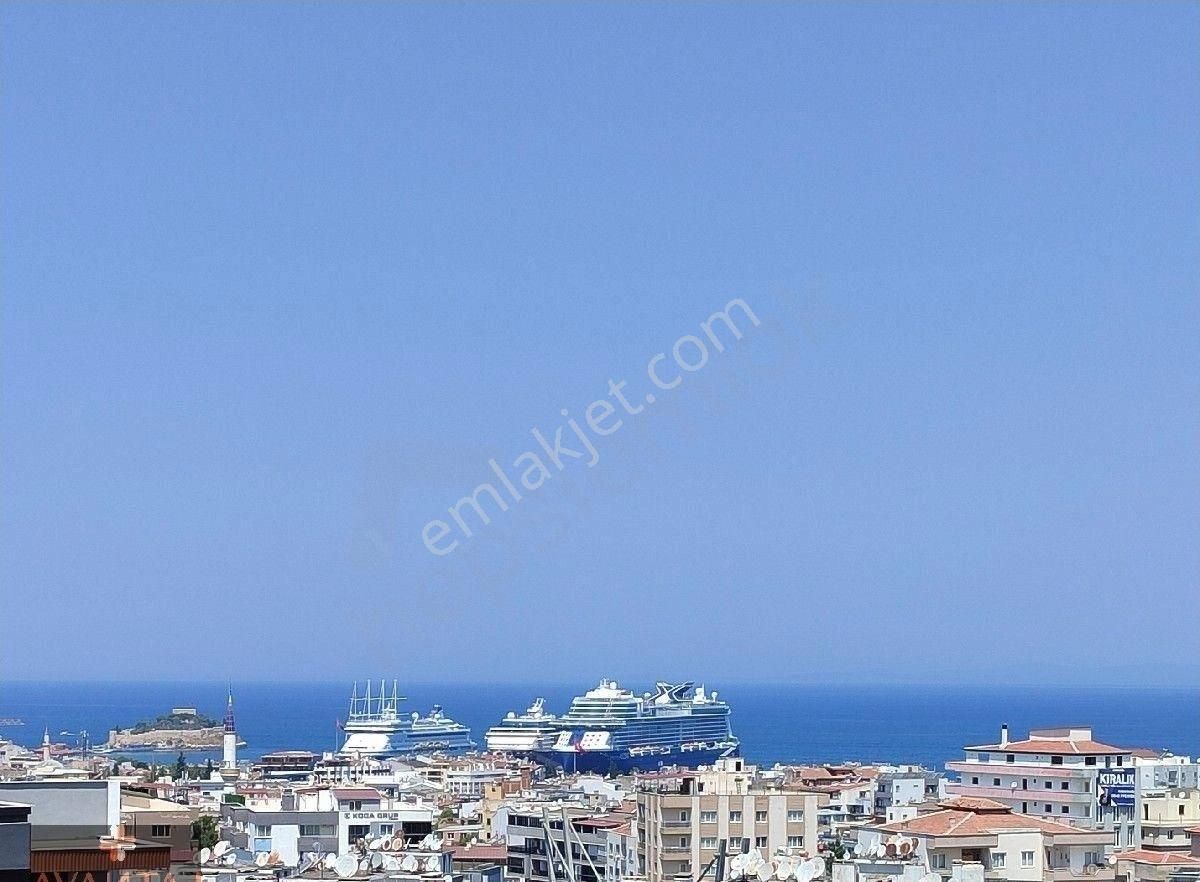 Kuşadası'nda Merkezi Konumda Havuzlu Sitede Sıfır 2+1 Daire - Görsel 17