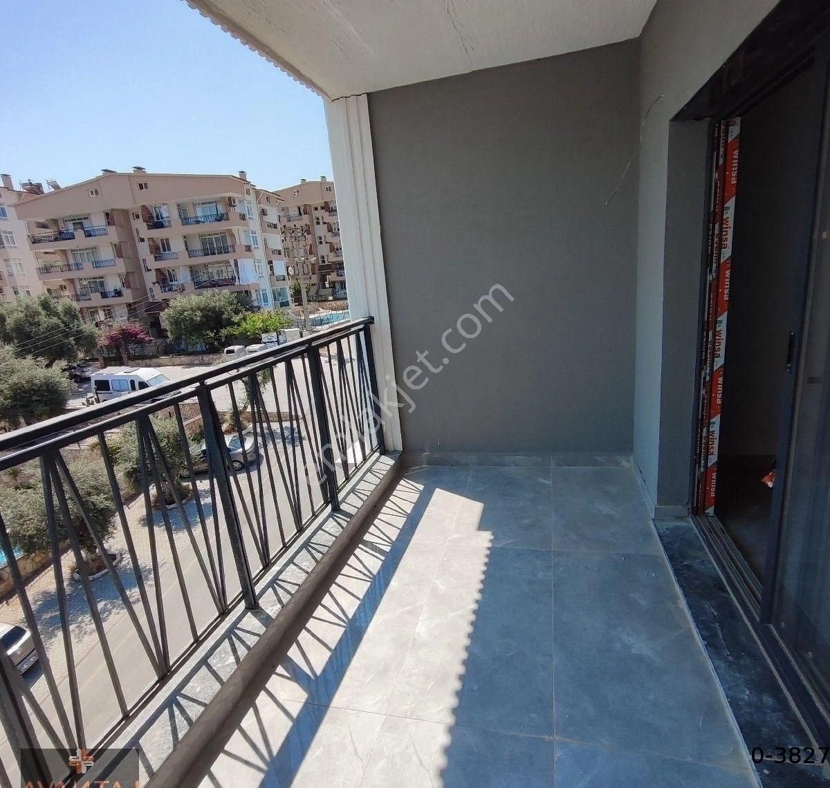 Kuşadası'nda Merkezi Konumda Havuzlu Sitede Sıfır 2+1 Daire - Görsel 13