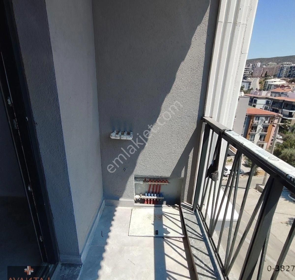 Kuşadası'nda Merkezi Konumda Havuzlu Sitede Sıfır 2+1 Daire - Görsel 21