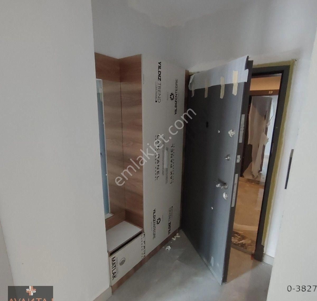 Kuşadası'nda Merkezi Konumda Havuzlu Sitede Sıfır 2+1 Daire - Görsel 3