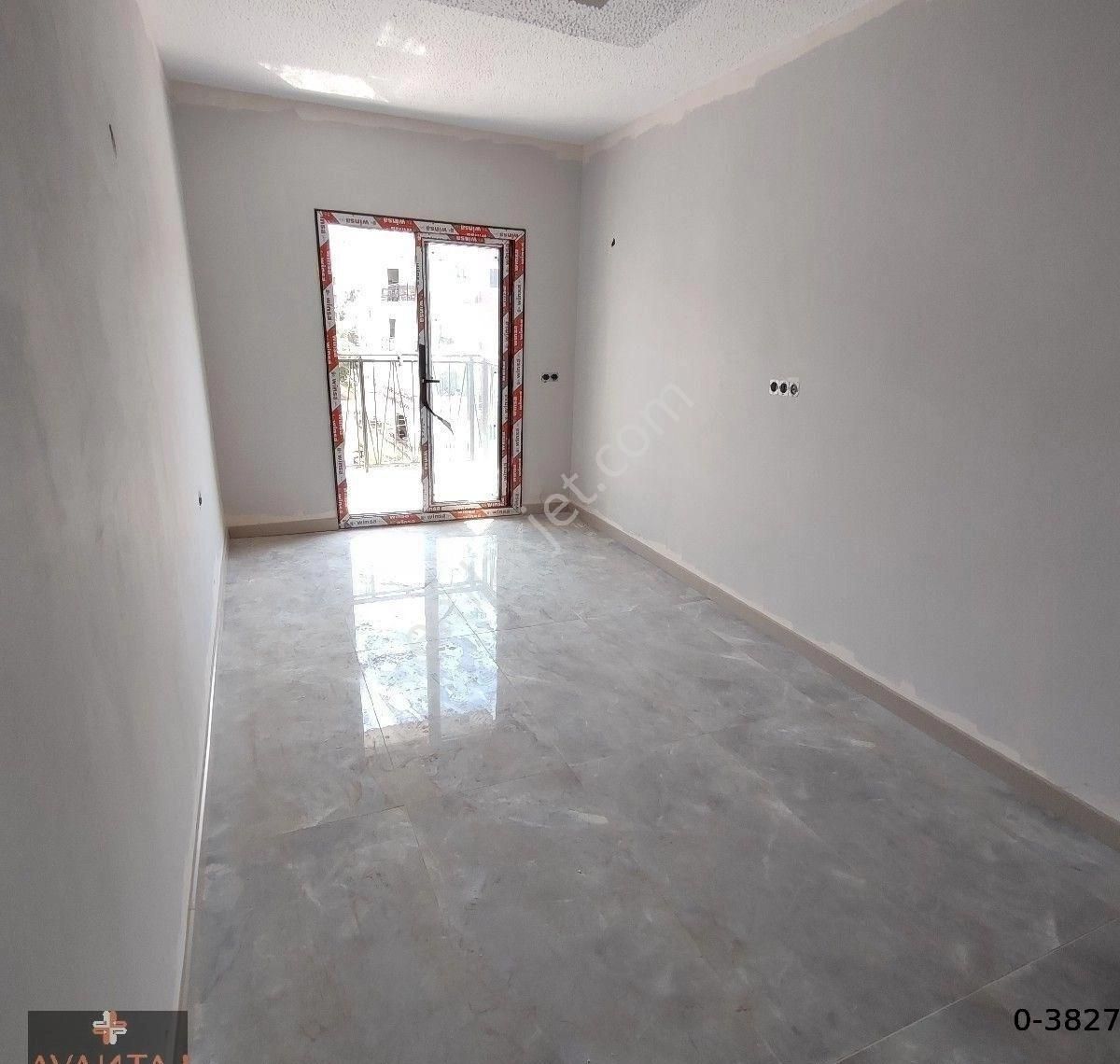 Kuşadası'nda Merkezi Konumda Havuzlu Sitede Sıfır 2+1 Daire - Görsel 19