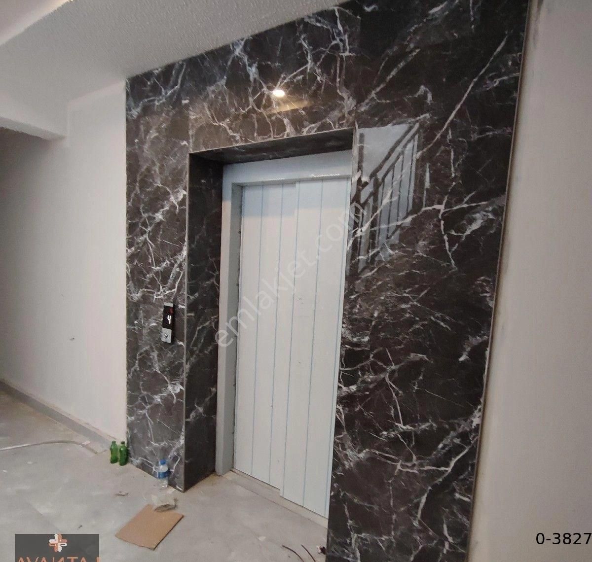 Kuşadası'nda Merkezi Konumda Havuzlu Sitede Sıfır 2+1 Daire - Görsel 4