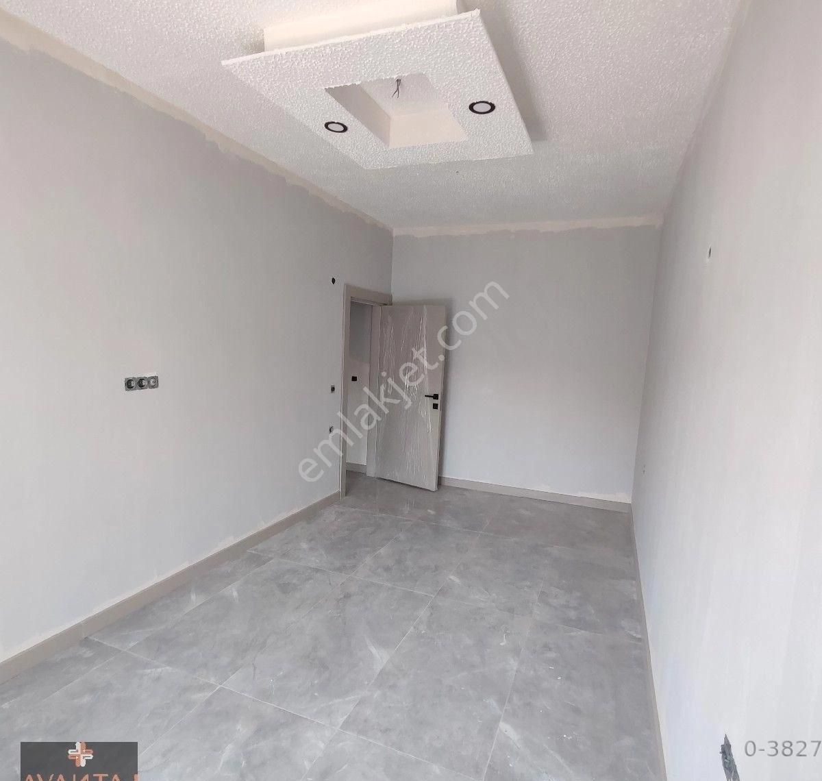 Kuşadası'nda Merkezi Konumda Havuzlu Sitede Sıfır 2+1 Daire - Görsel 6