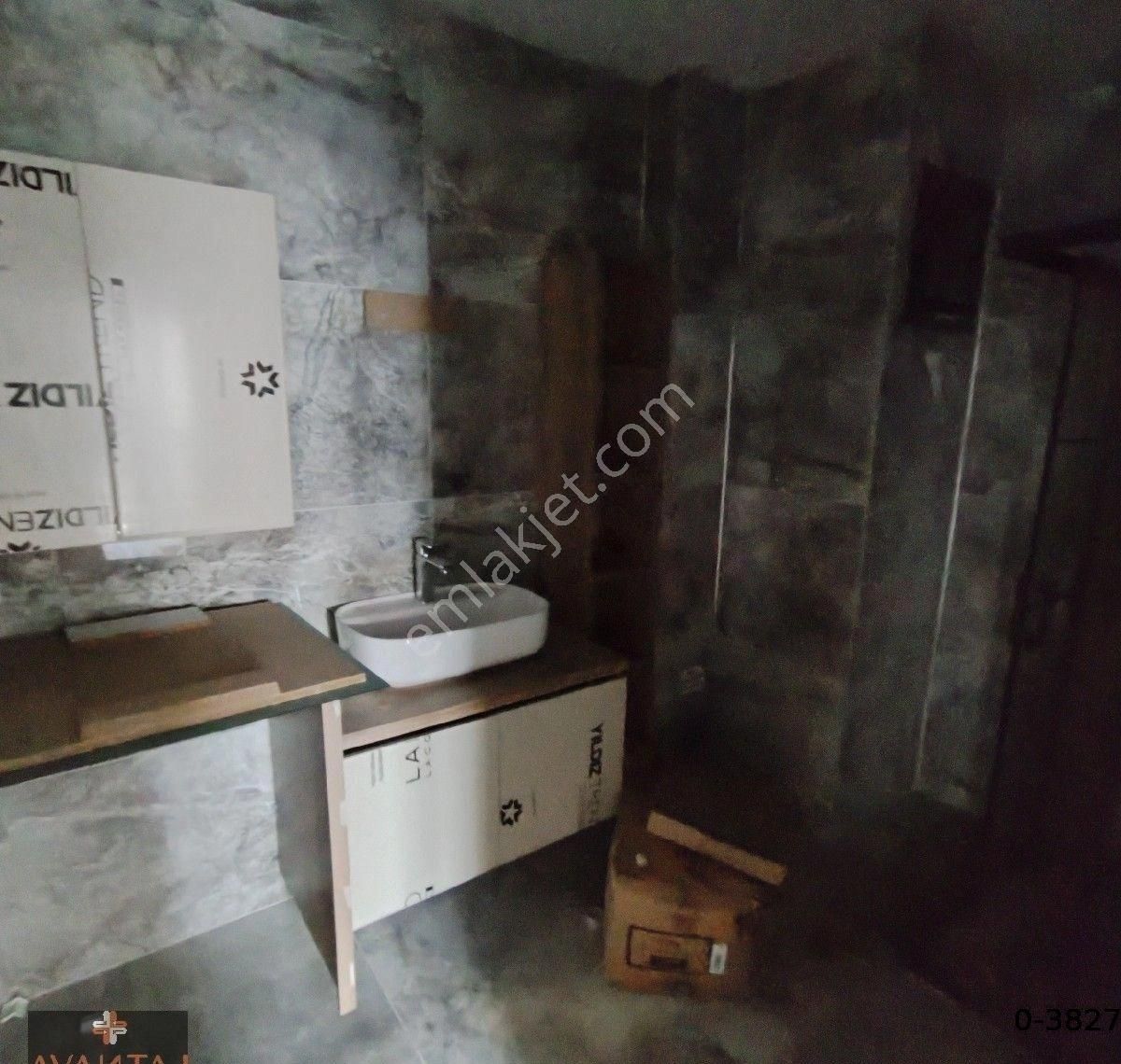 Kuşadası'nda Merkezi Konumda Havuzlu Sitede Sıfır 2+1 Daire - Görsel 2