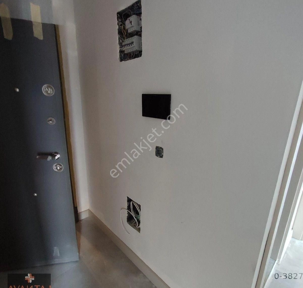 Kuşadası'nda Merkezi Konumda Havuzlu Sitede Sıfır 2+1 Daire - Görsel 7