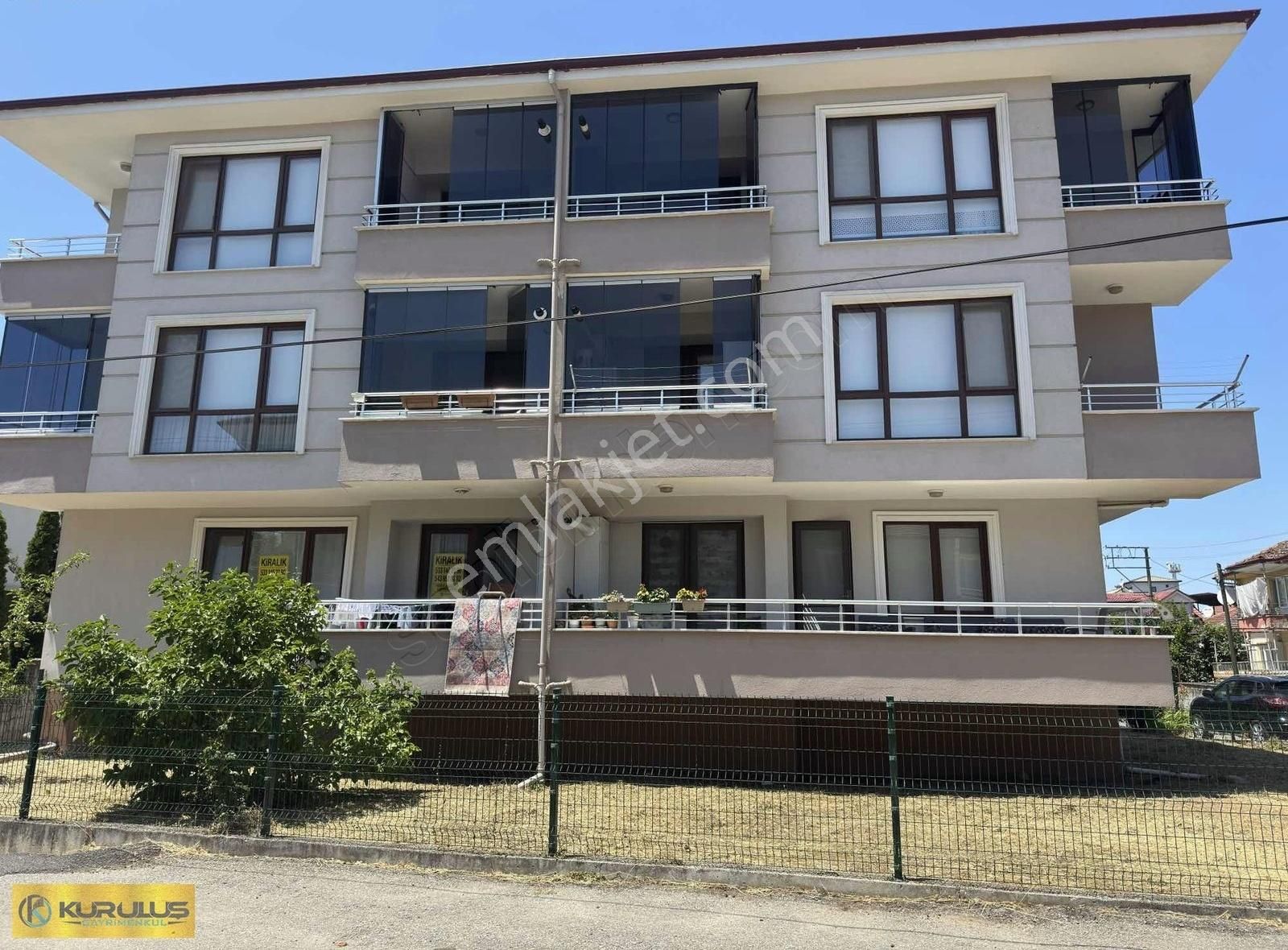 Uzunmustafa Mahallesinde Ebeveyn Banyolu Kiralık 3+1 Daire