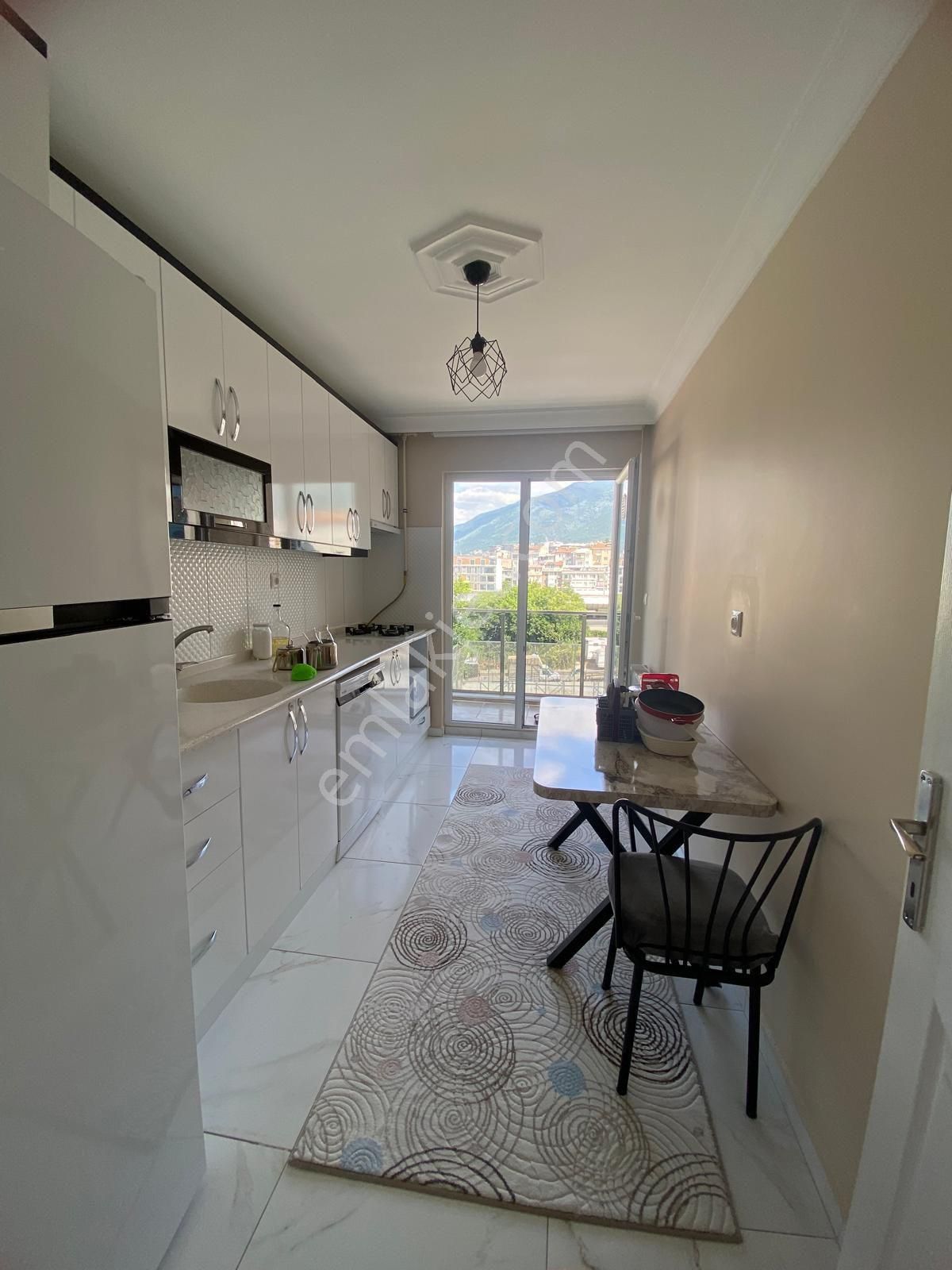 🏡 Satılık Ferah 3+1 Daire – Gökdere Metrosu Yanı Başında!